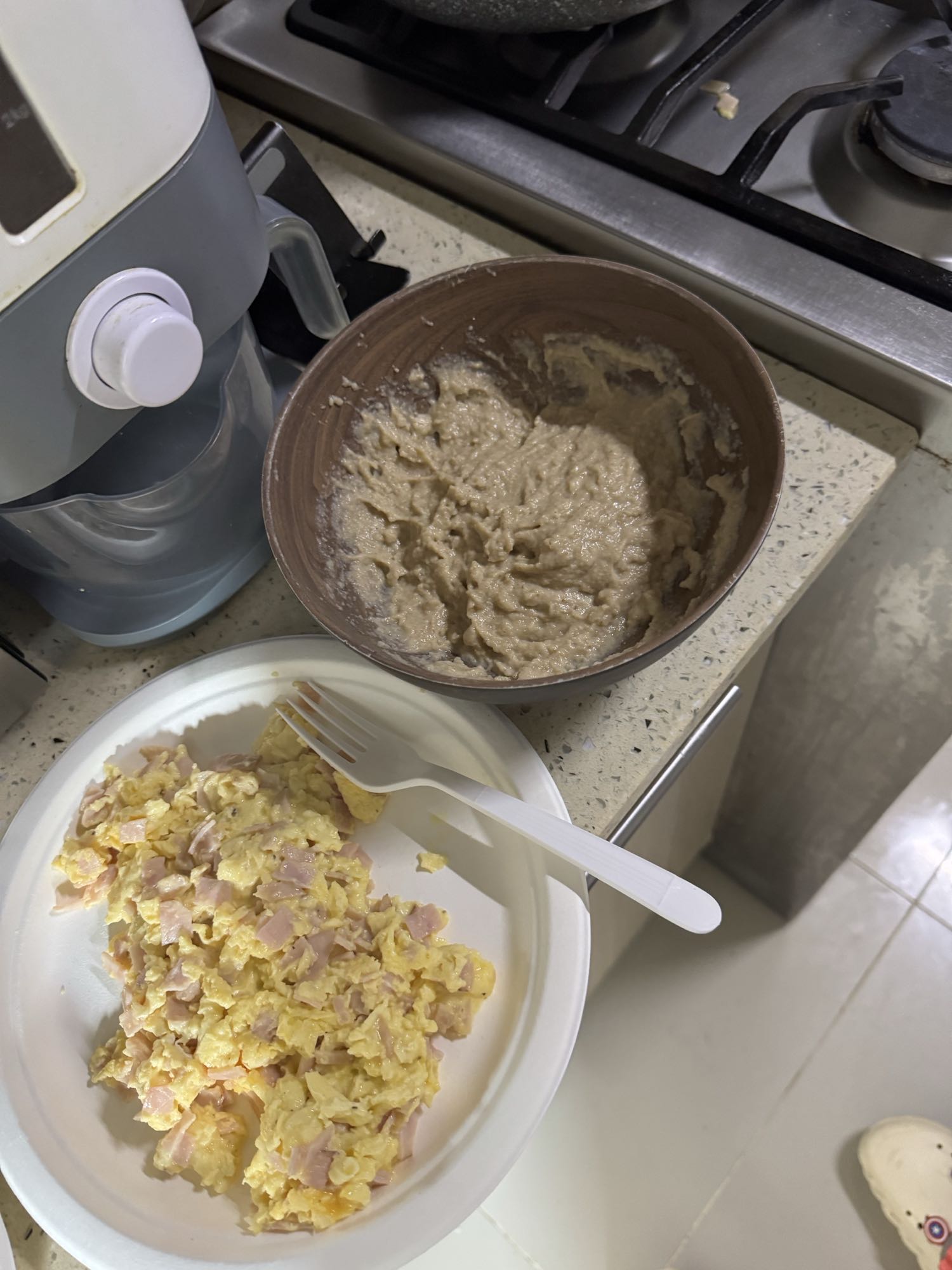 3 huevos con jamón de pavo, 50g de Nestum con 170ml de leche