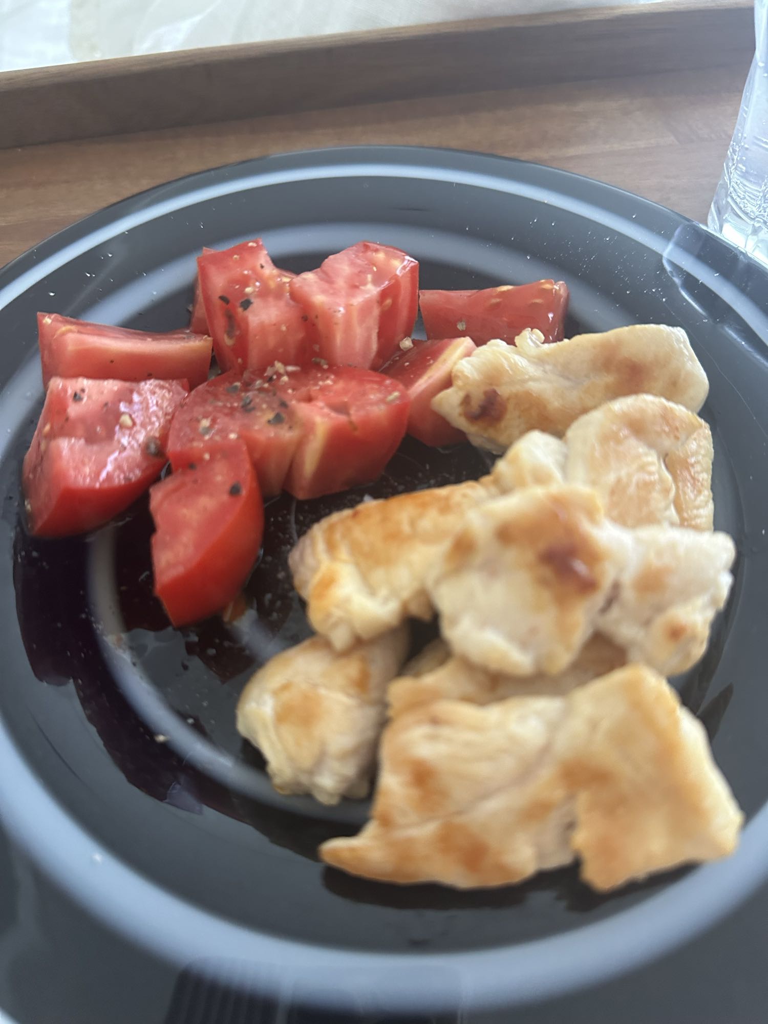 Pollo a la plancha y tomate