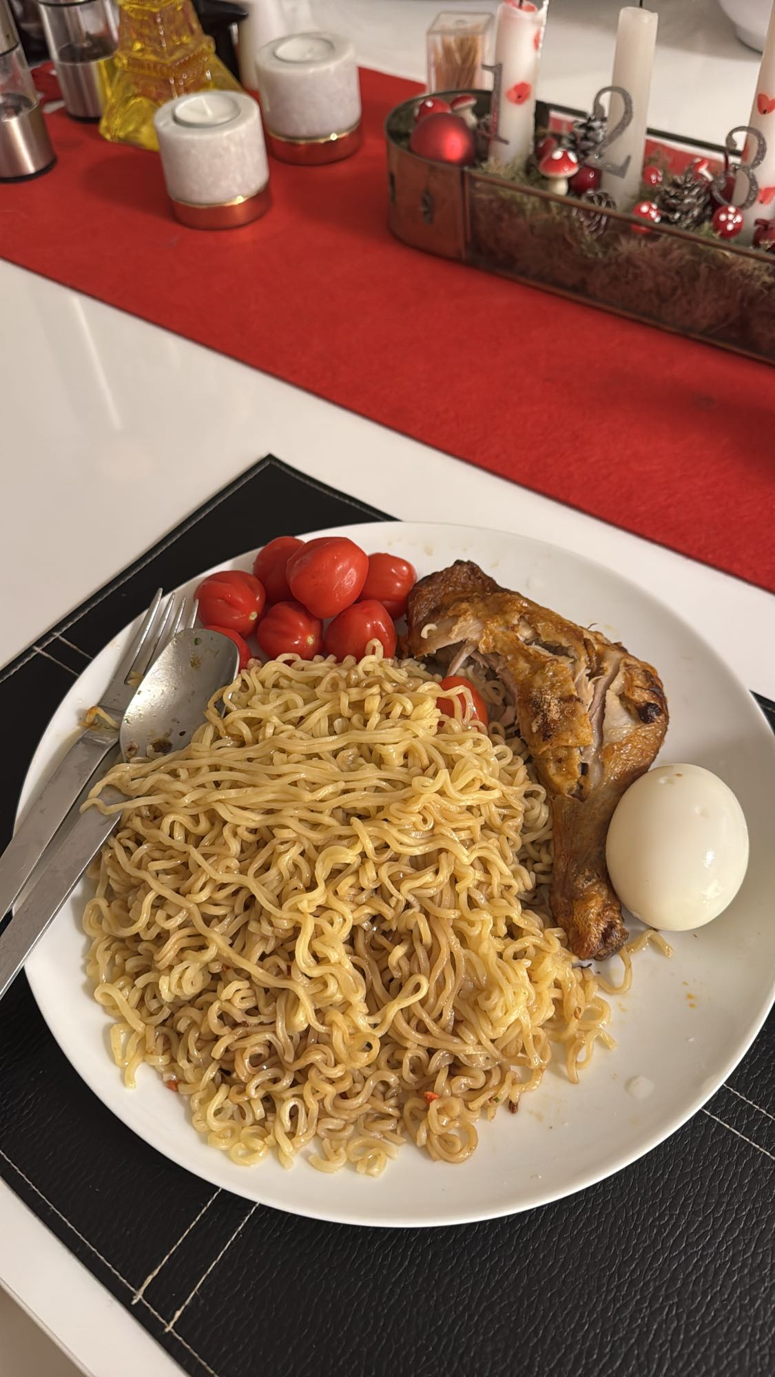 Nudlar med kyckling och ägg