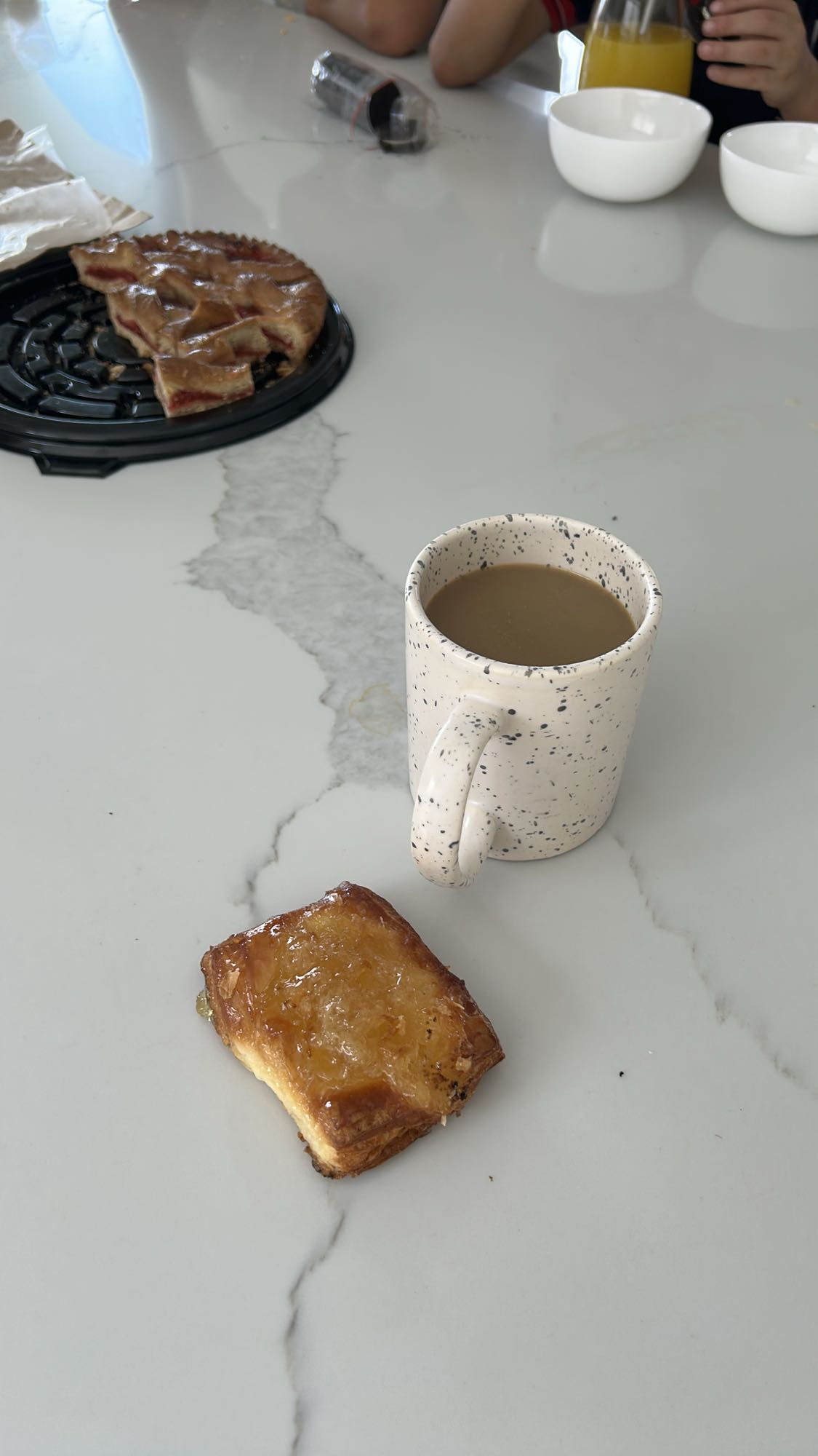 Café con pastelito