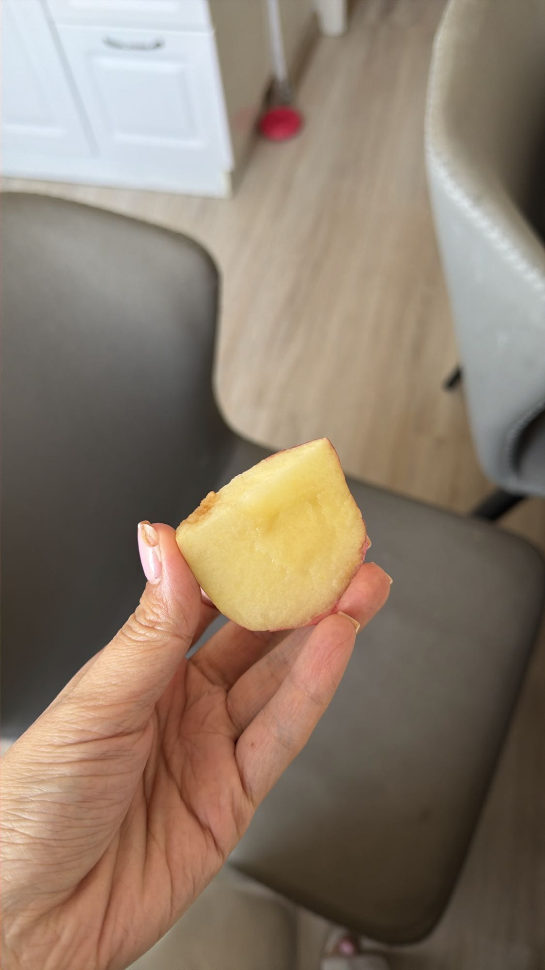 кусочек яблока