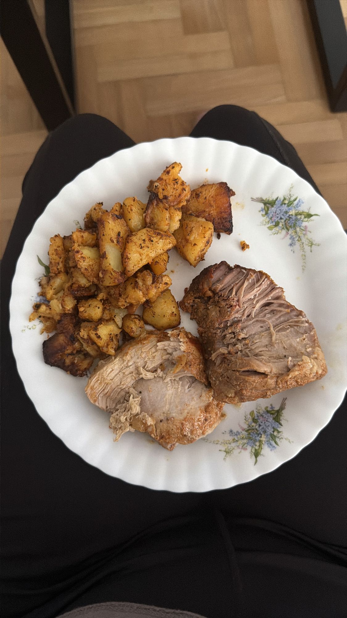 Pieczona wieprzowina z ziemniakami