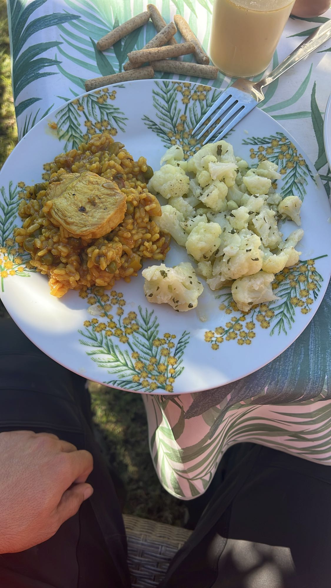 Arroz con pollo y coliflor