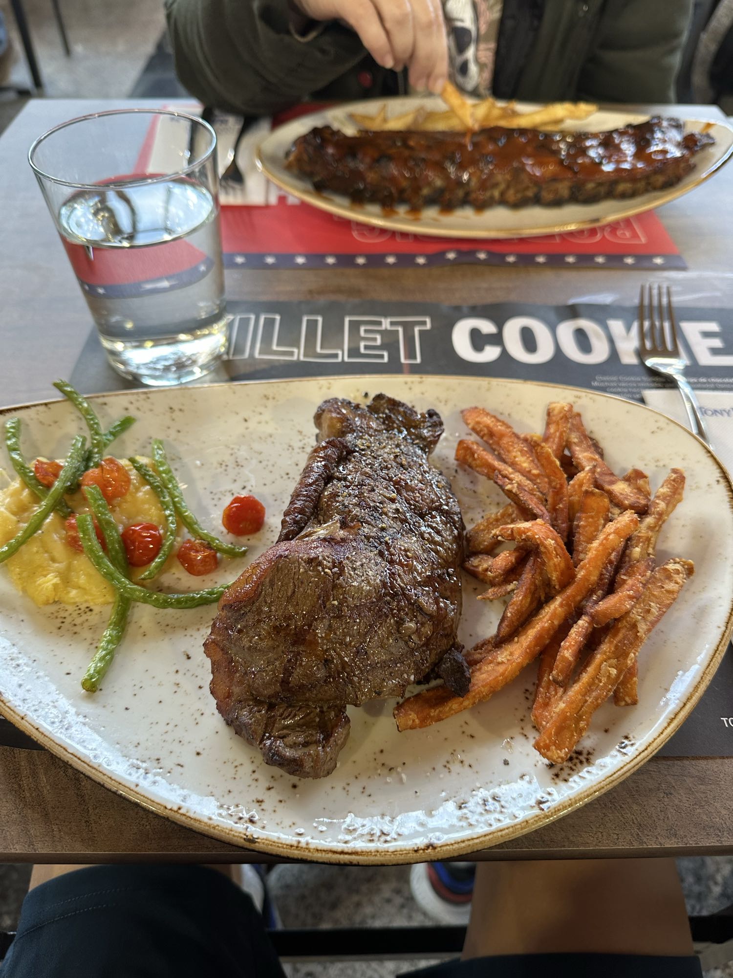 Entrecot con guarnición