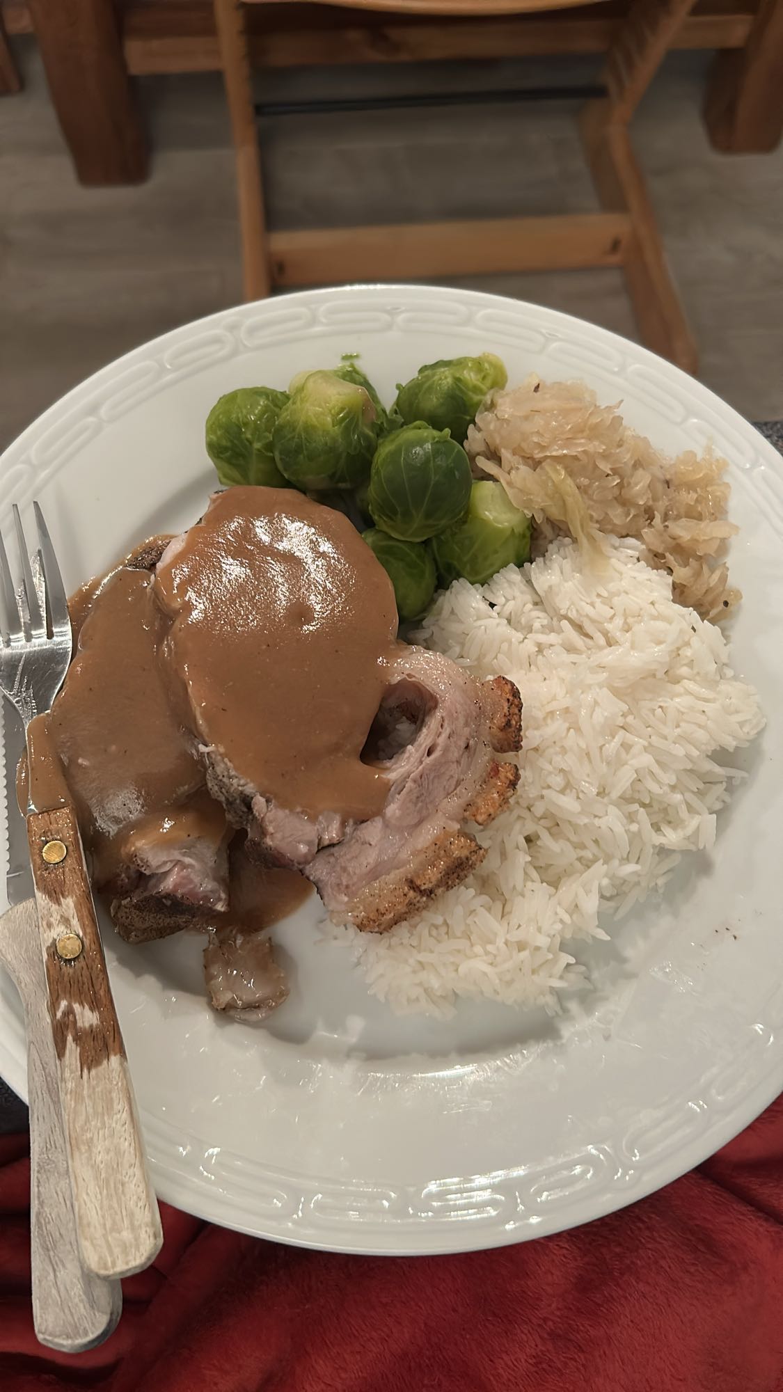 Svinekjøtt med ris og grønnsaker