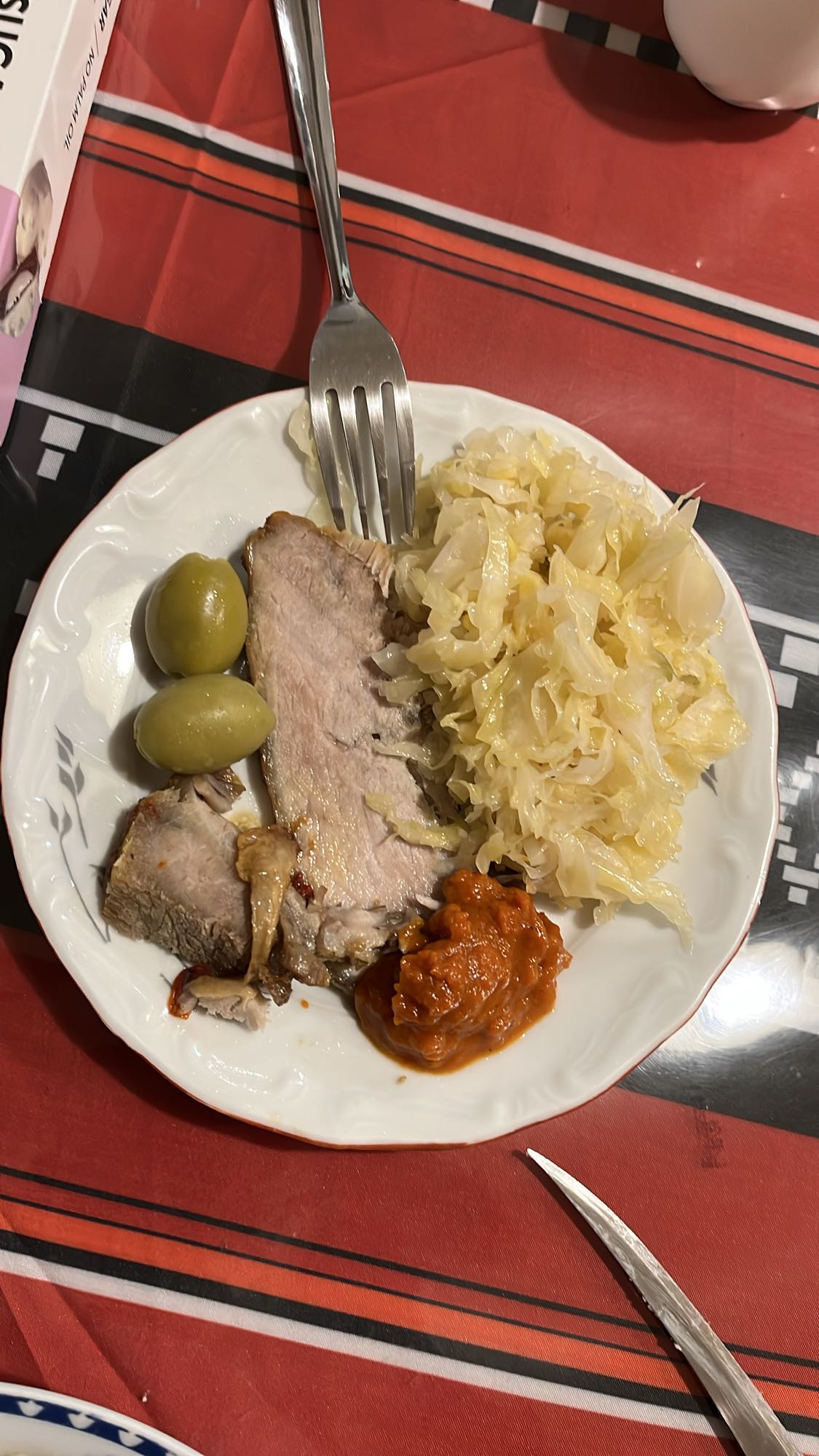 Свинско с кисело зеле