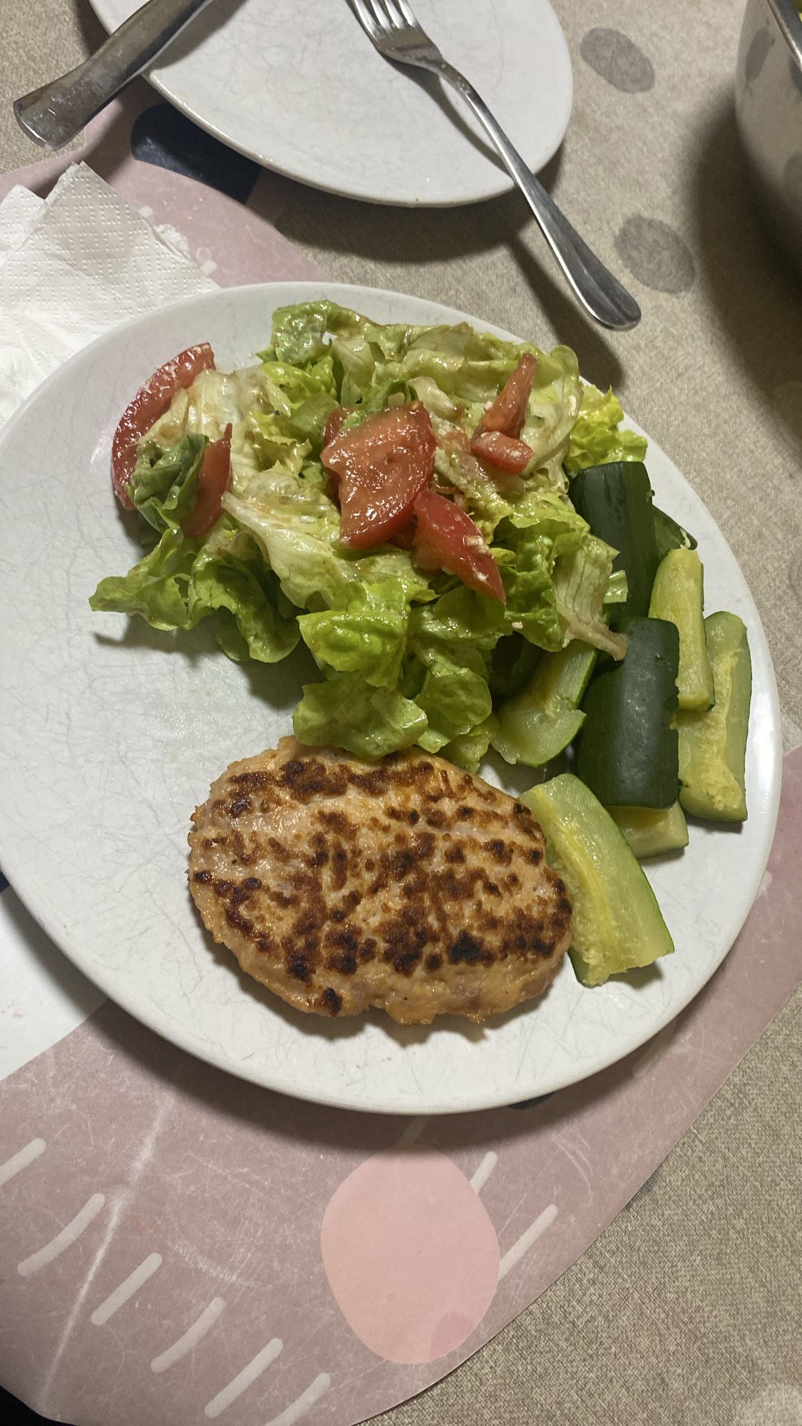 Hamburguesa con ensalada