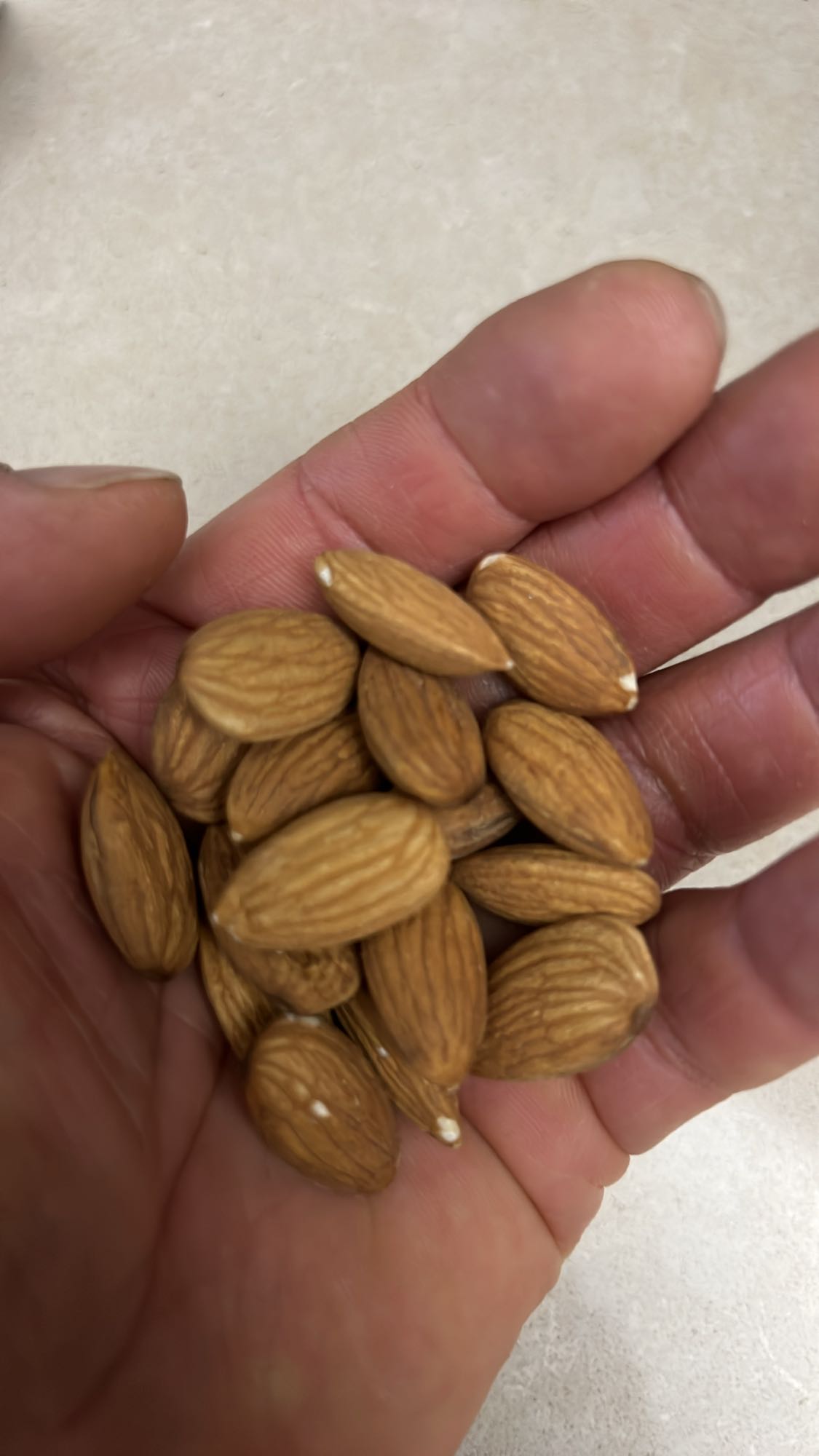 Badem atıştırmalık