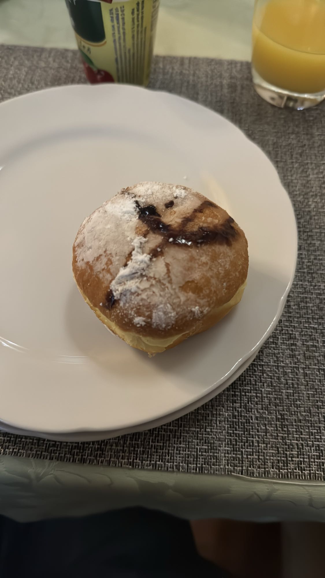 Berliner mit Füllung