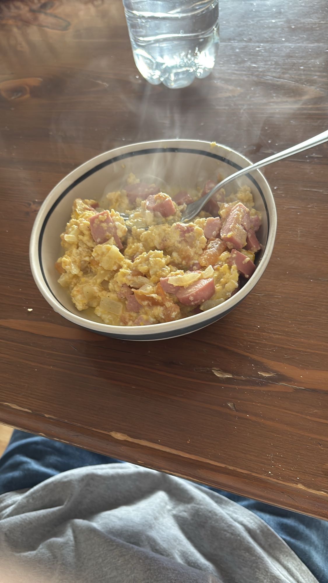 Huevos con salchicha