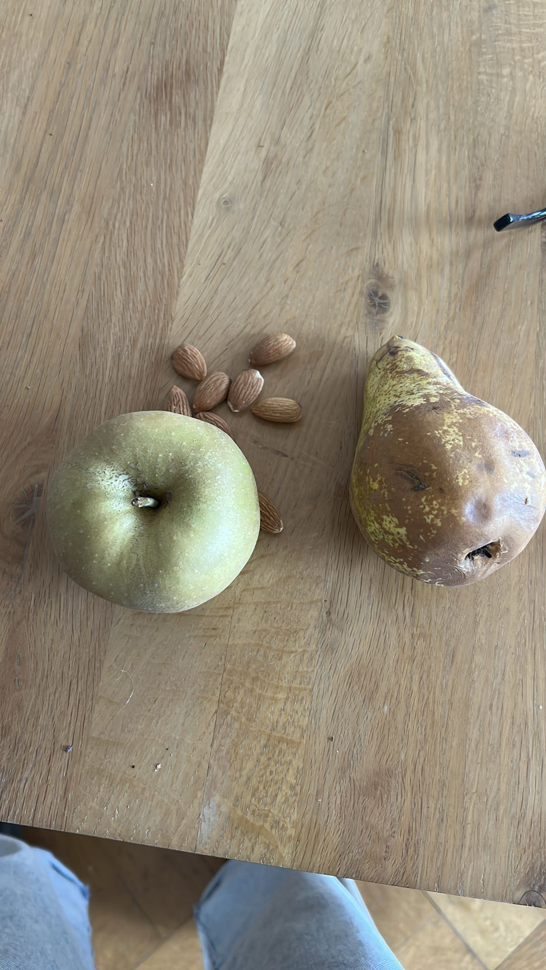 Collation fruits et amandes