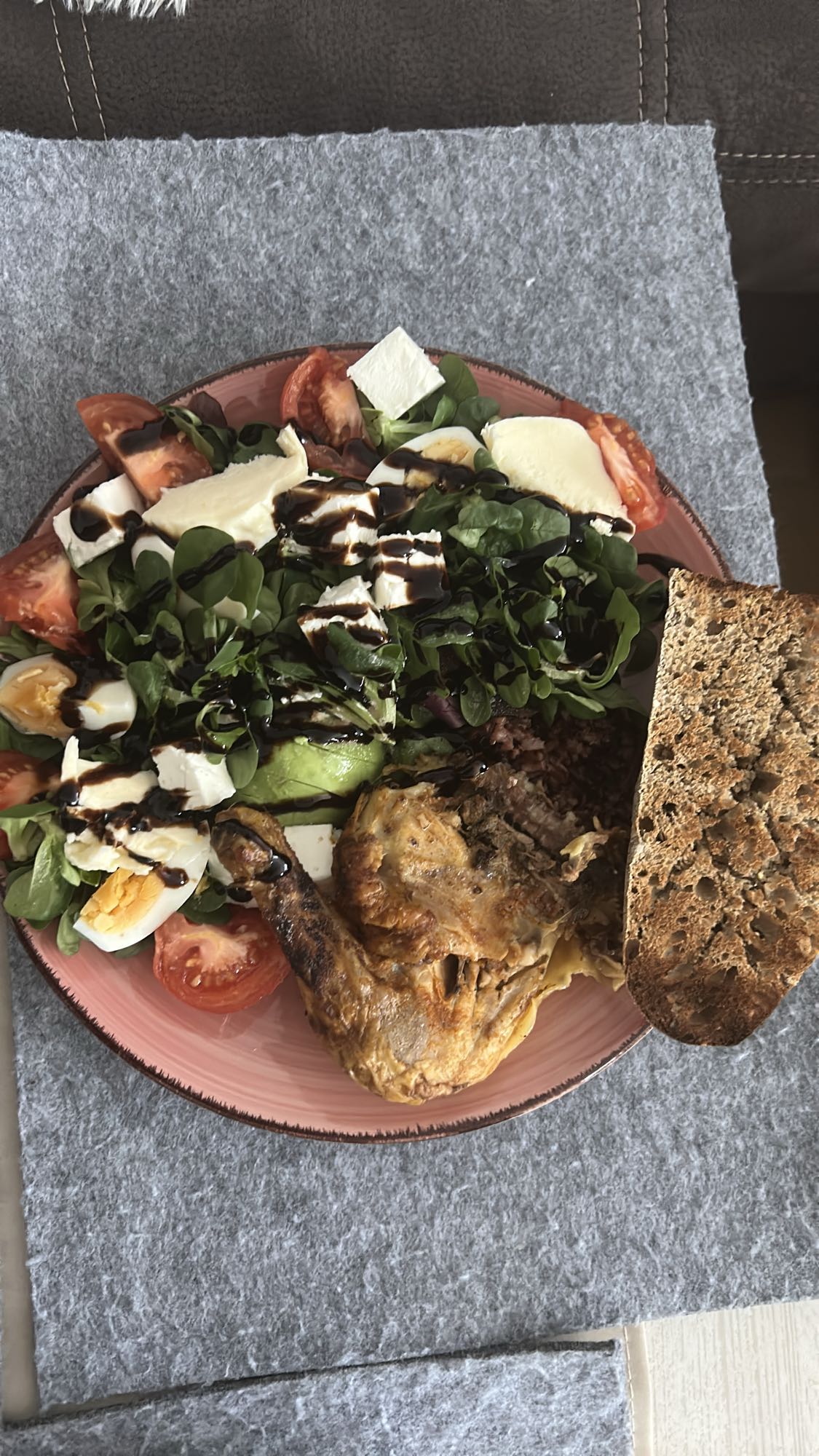 Ensalada con pollo asado