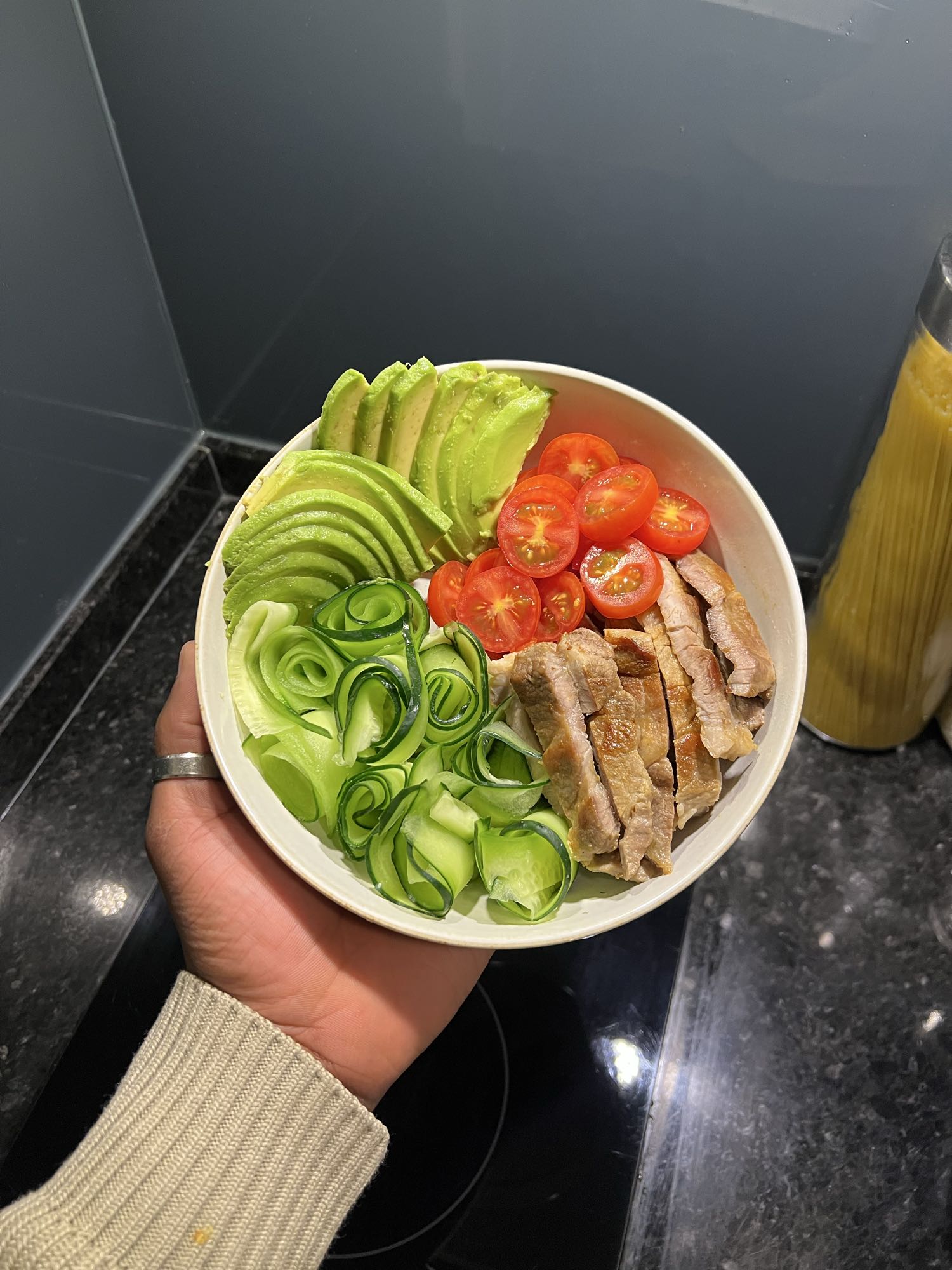 Tigela de carne e vegetais