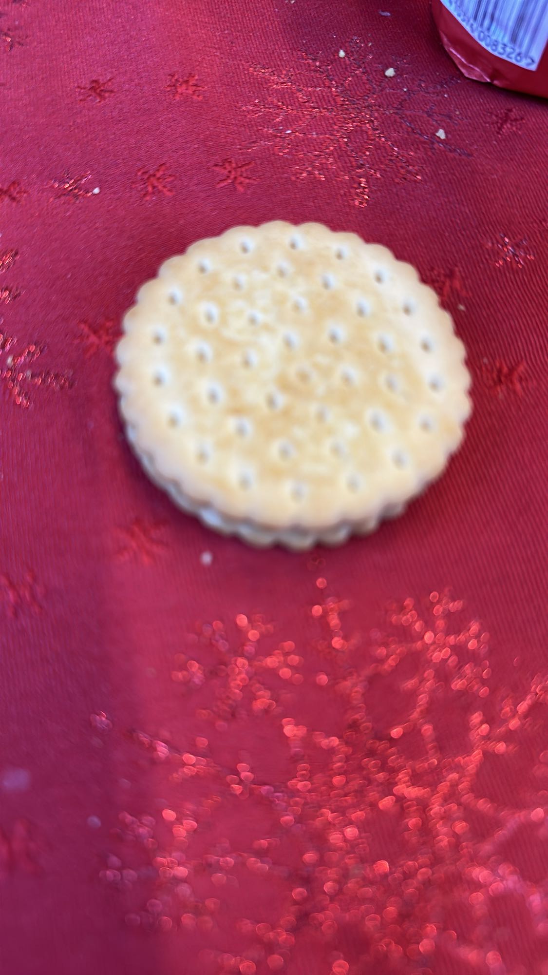 Cream sandwich biscuit