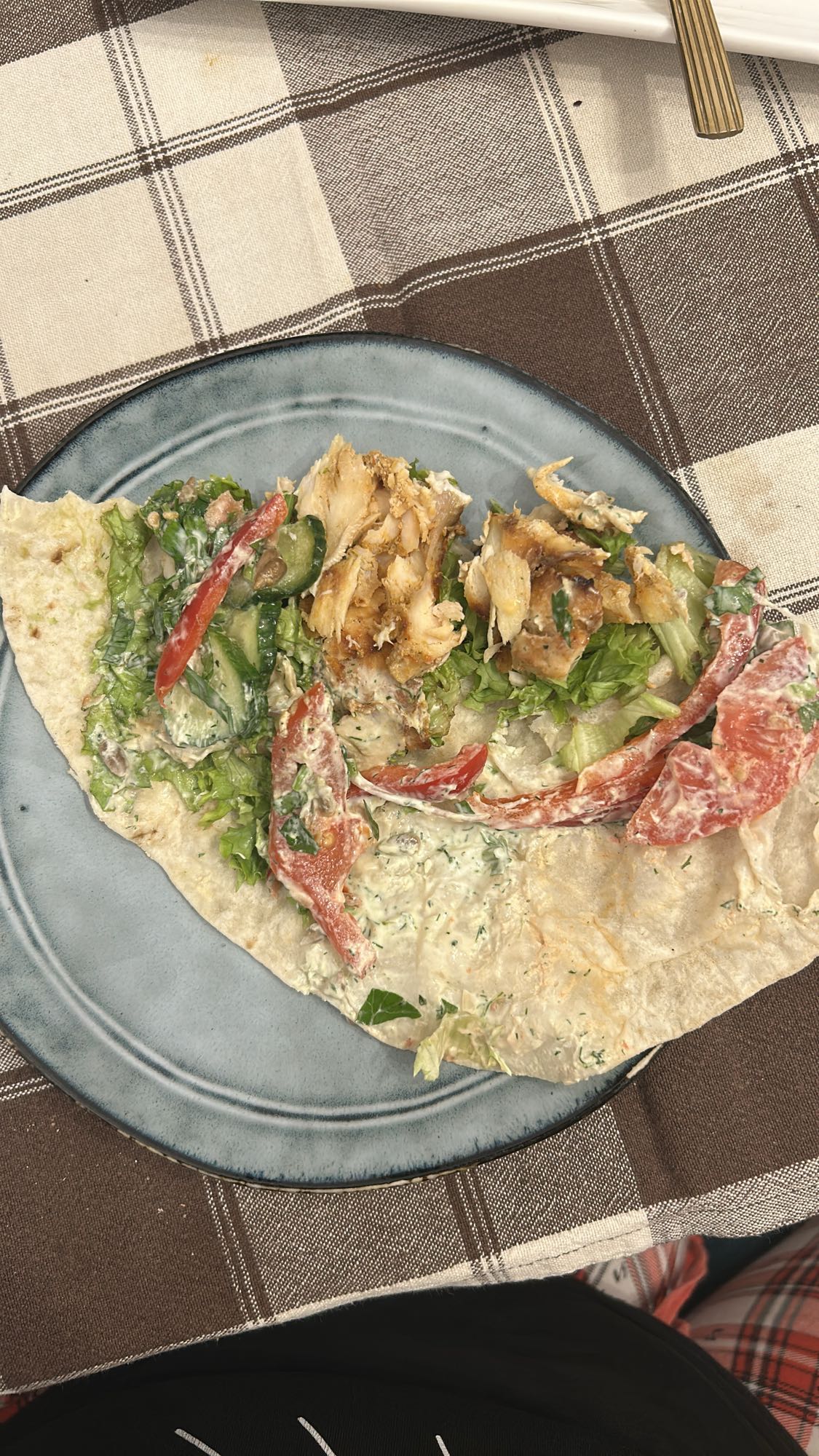 Wrap cu pui și legume