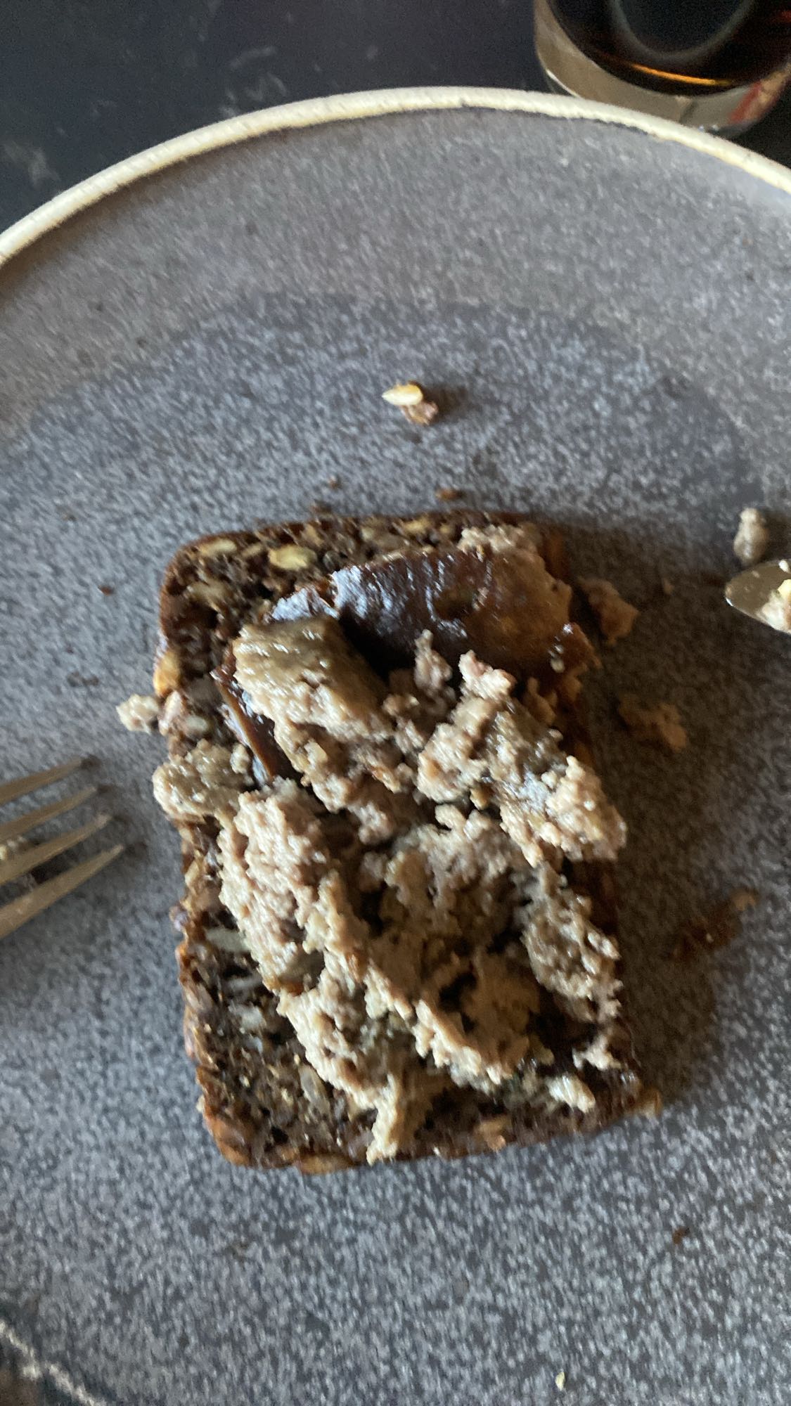 Rugbrød med hakket oksekød