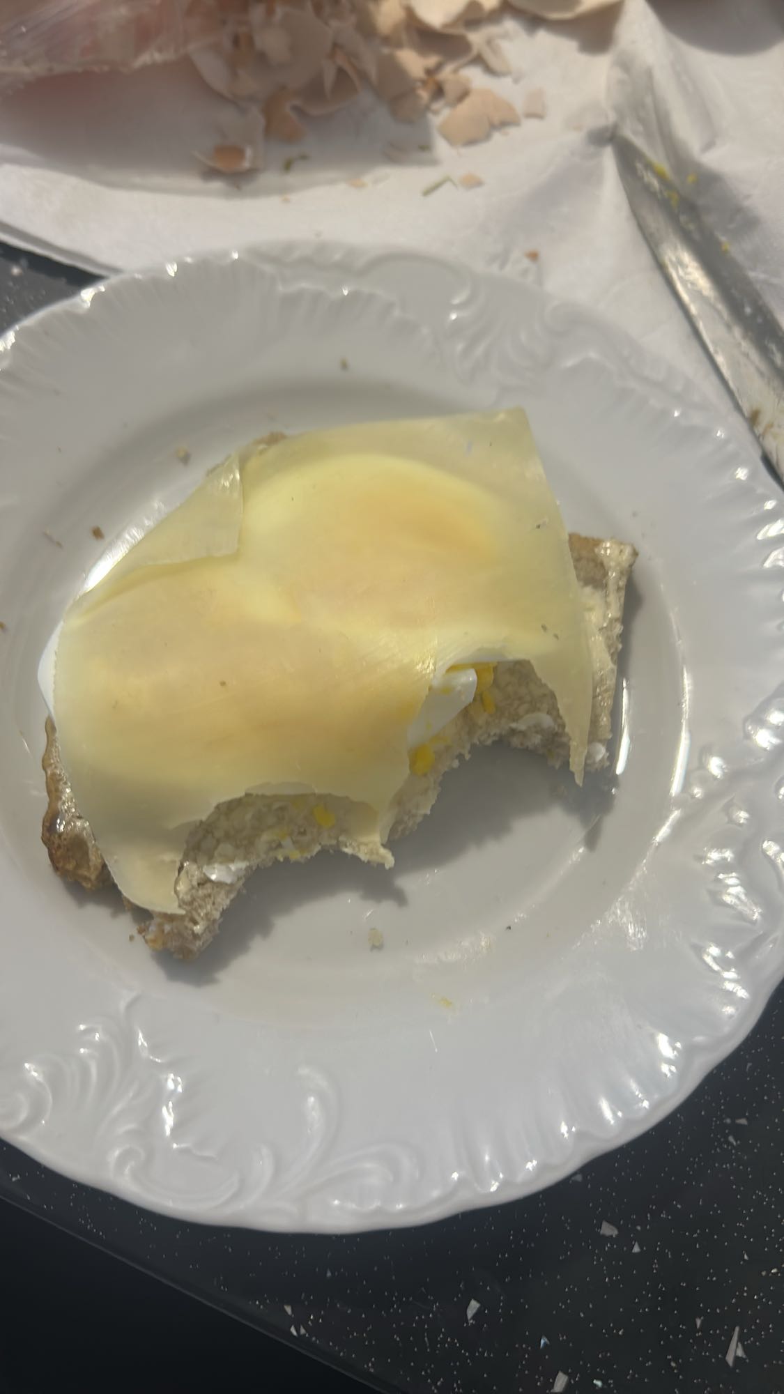 Kanapka z jajkiem i serem