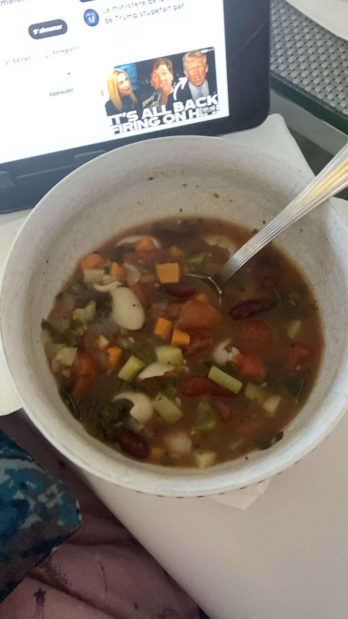 Soupe aux légumes et haricots