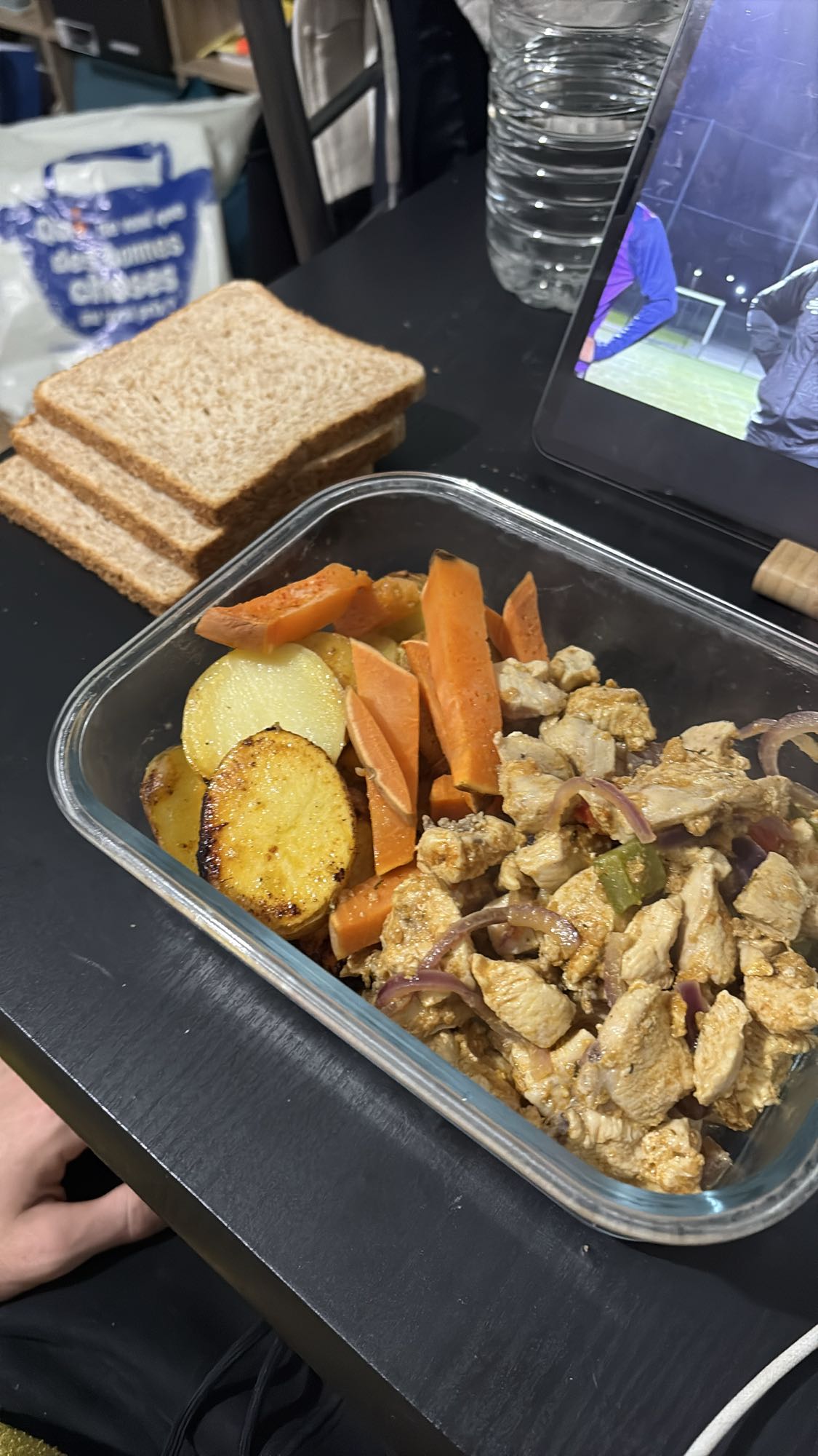 Poulet légumes et pain