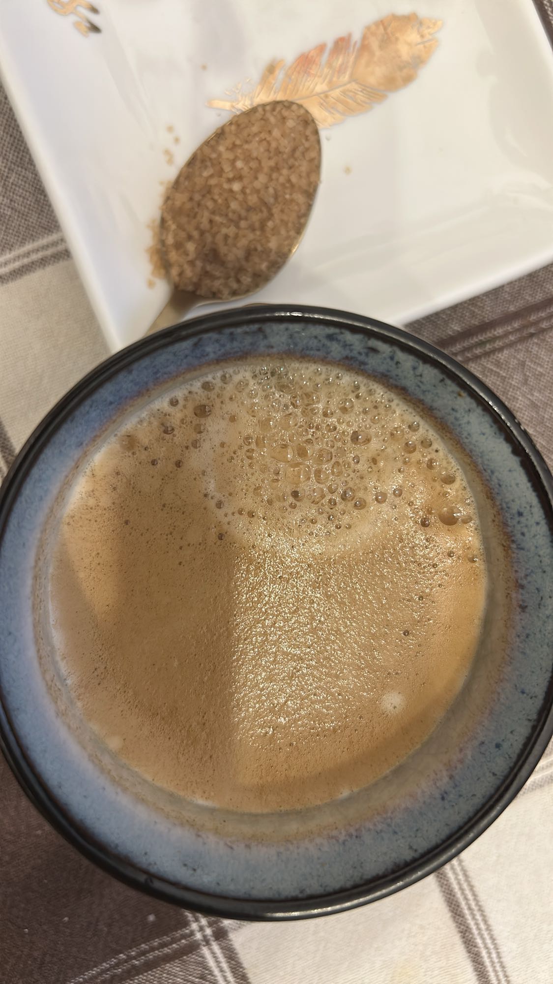 Cafea cu lapte si zahar