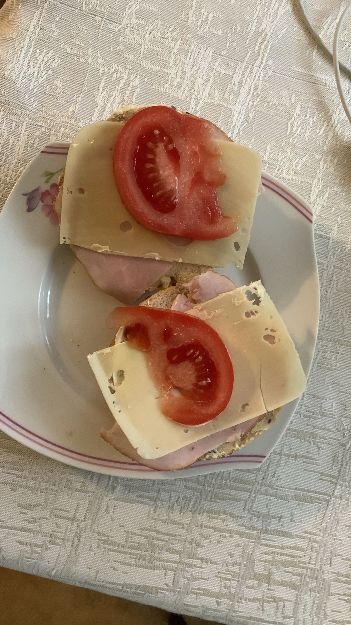 Kanapki z szynką i serem