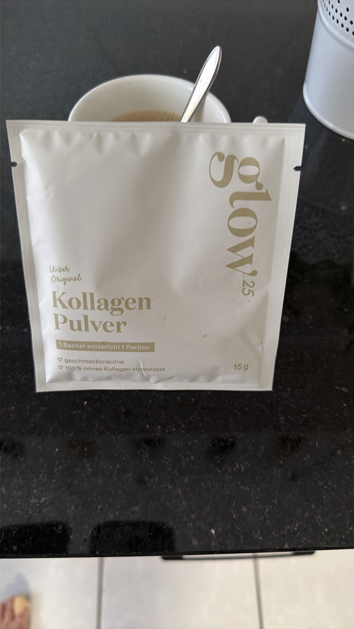 Kollagen Pulver im Kaffee