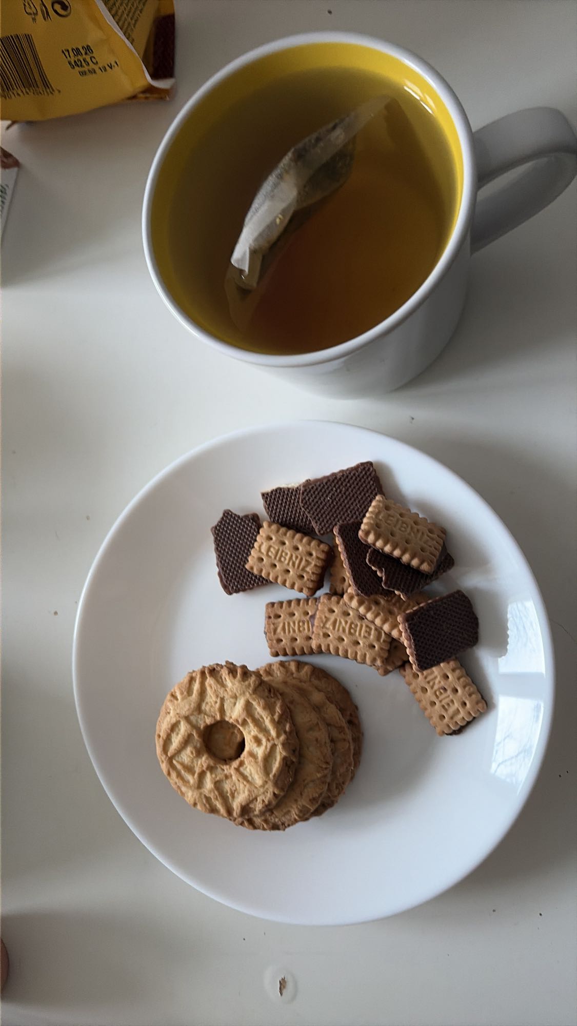 Чай с печеньем