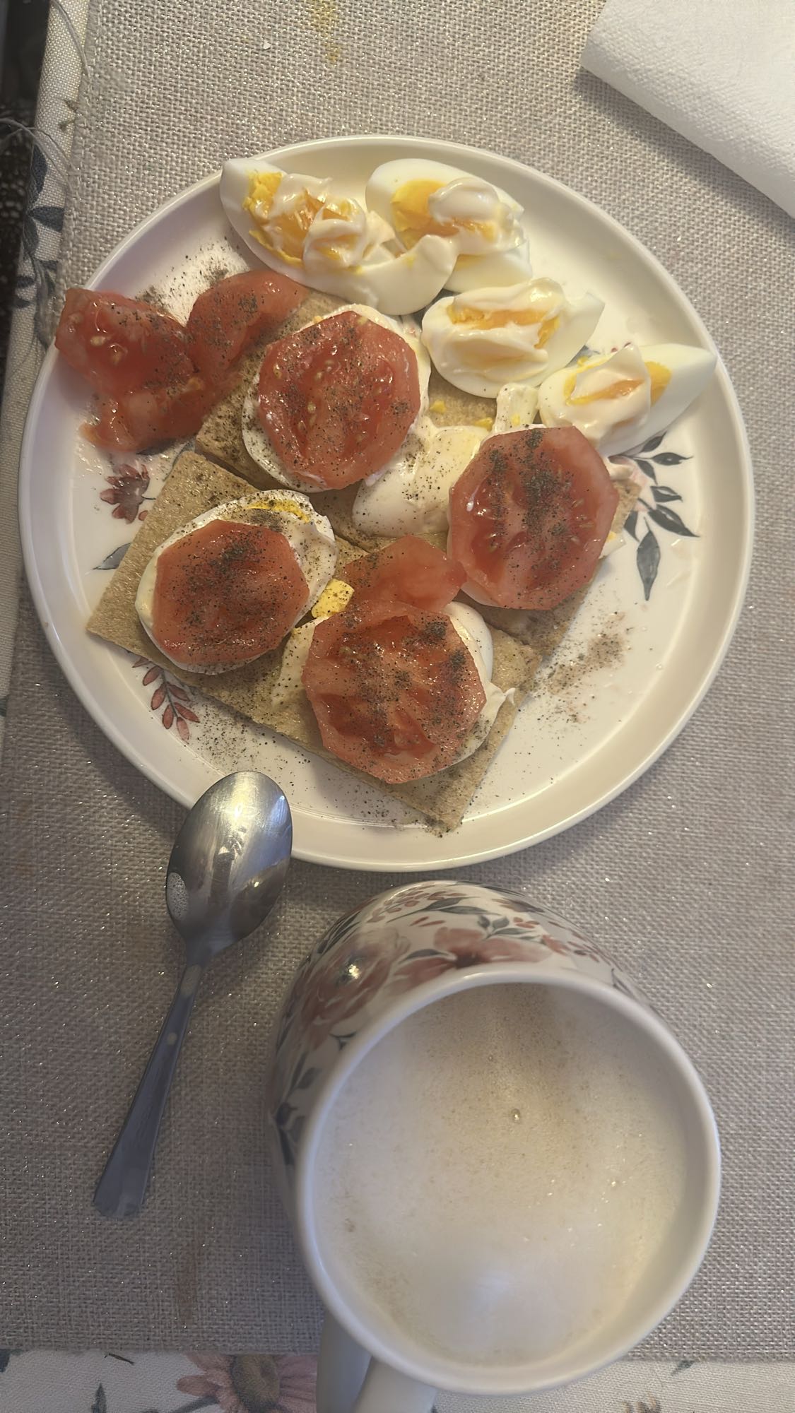 Jajka z chrupkim pieczywem