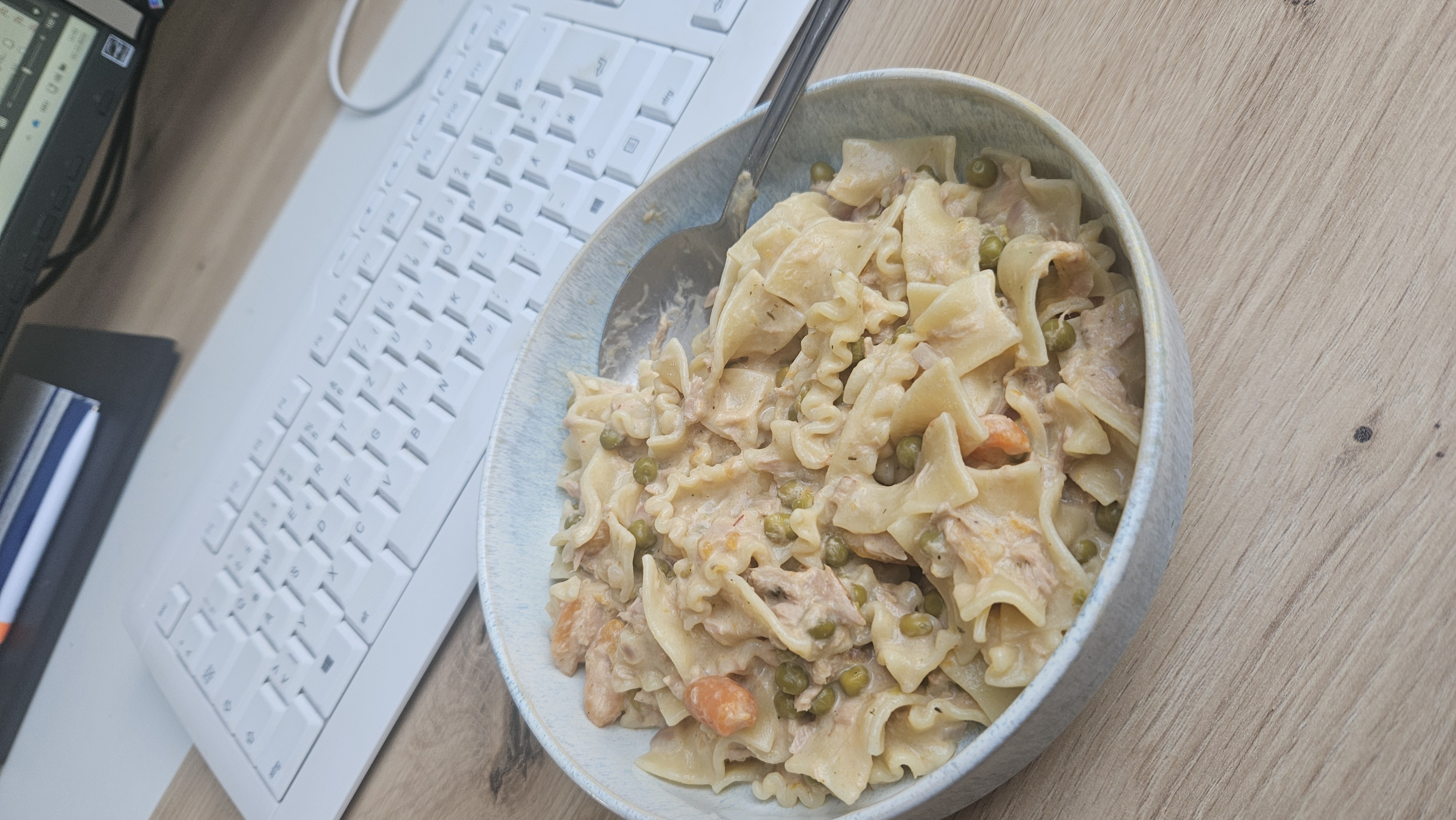 Pasta mit Thunfisch und Gemüse
