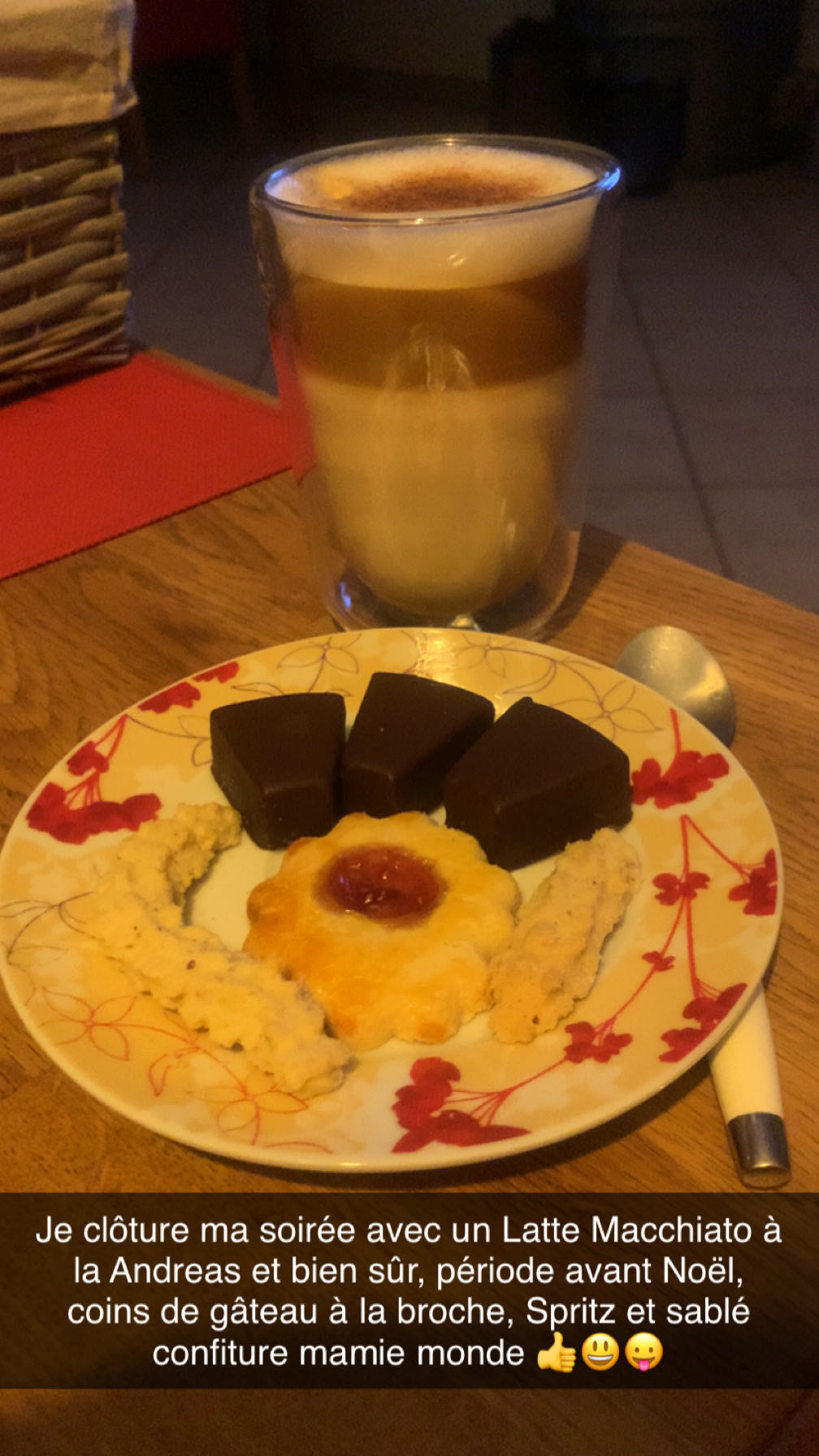 Latte et biscuits de Noël