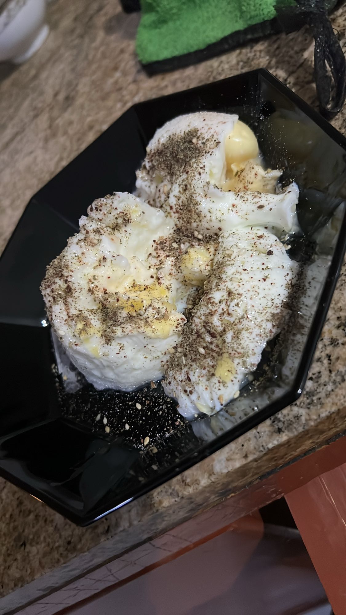 Poached eggs with zaatar