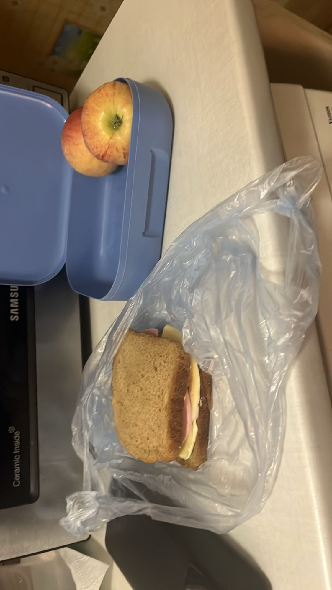 Сендвіч з яблуком