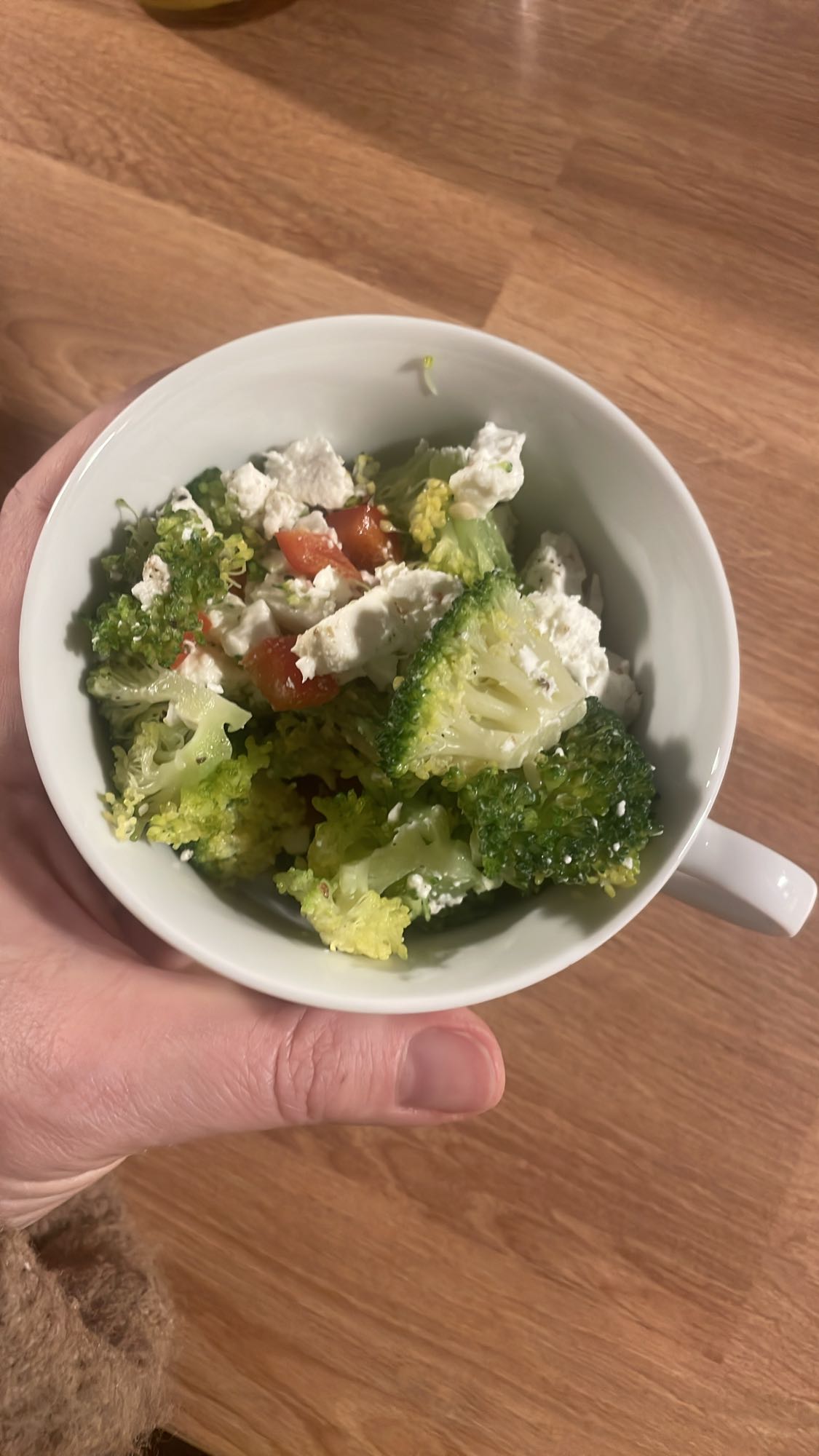 Sałatka z brokułem i fetą