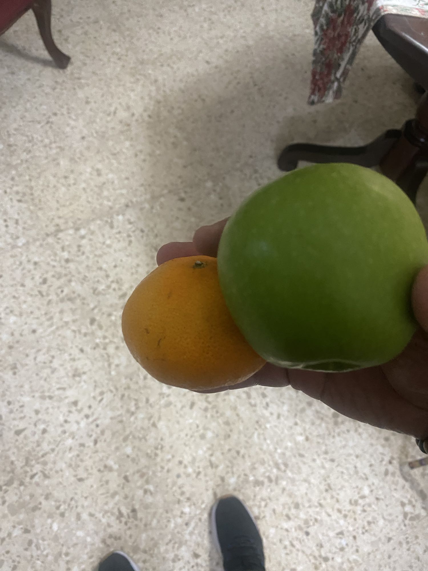 Manzana y mandarina