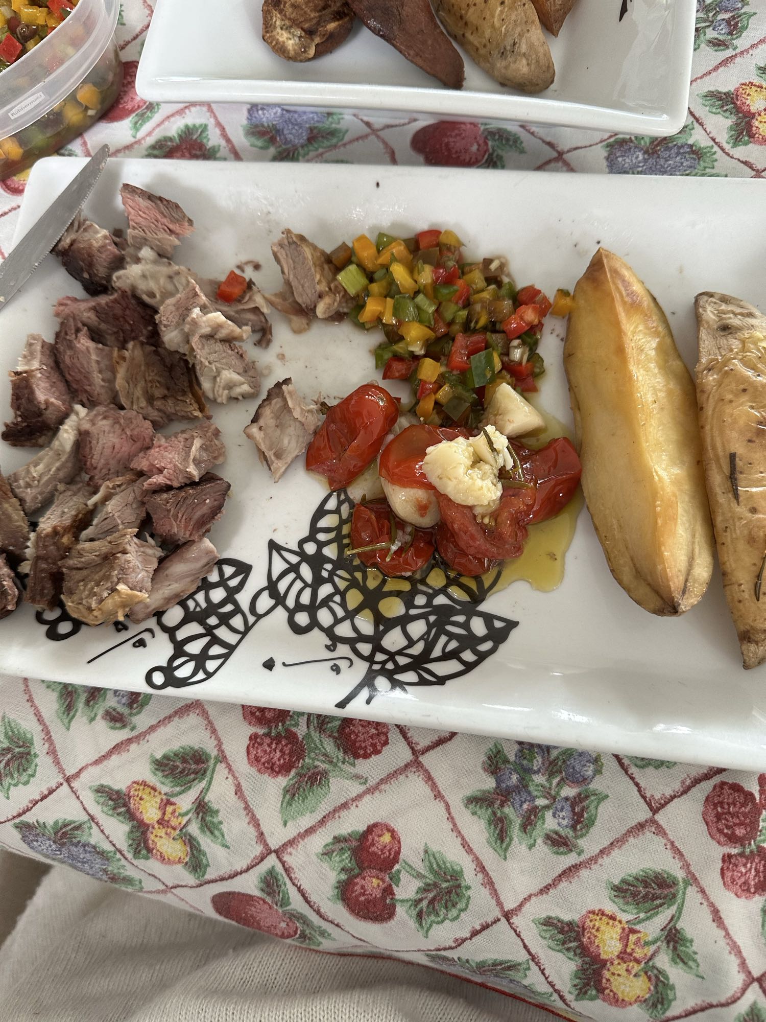 Carne con vegetales y papa