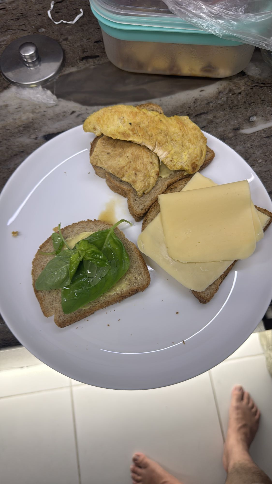 Sanduíche com frango e queijo
