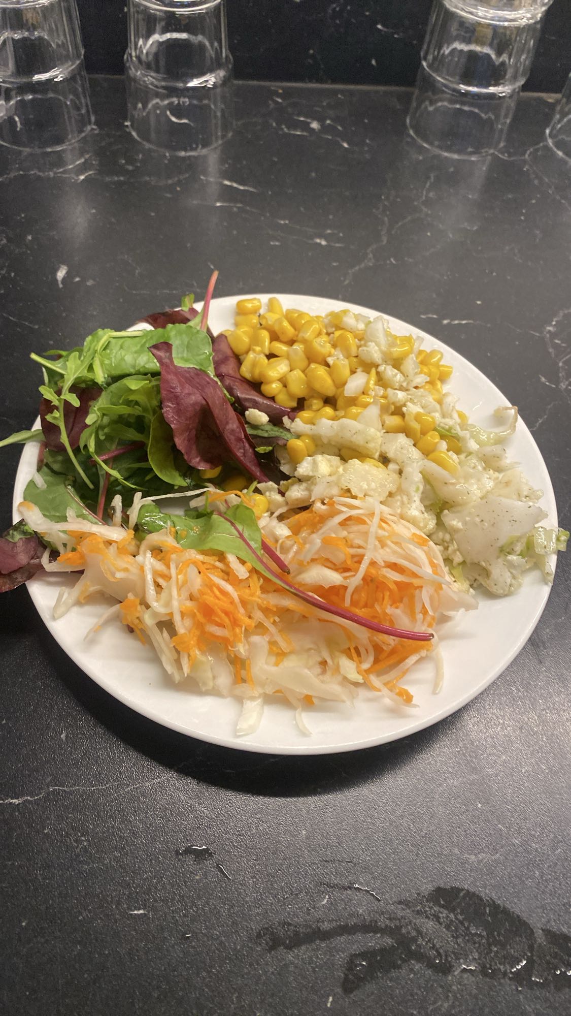 Grönsaksallad tallrik