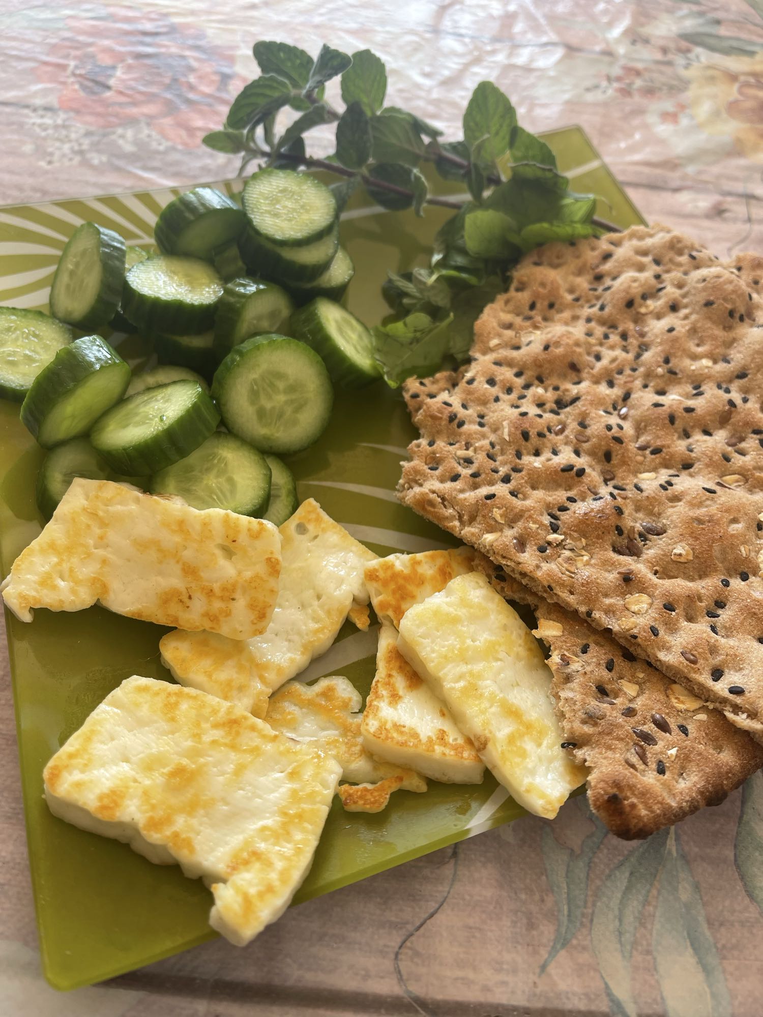 Cheese, bread, cucumber plate