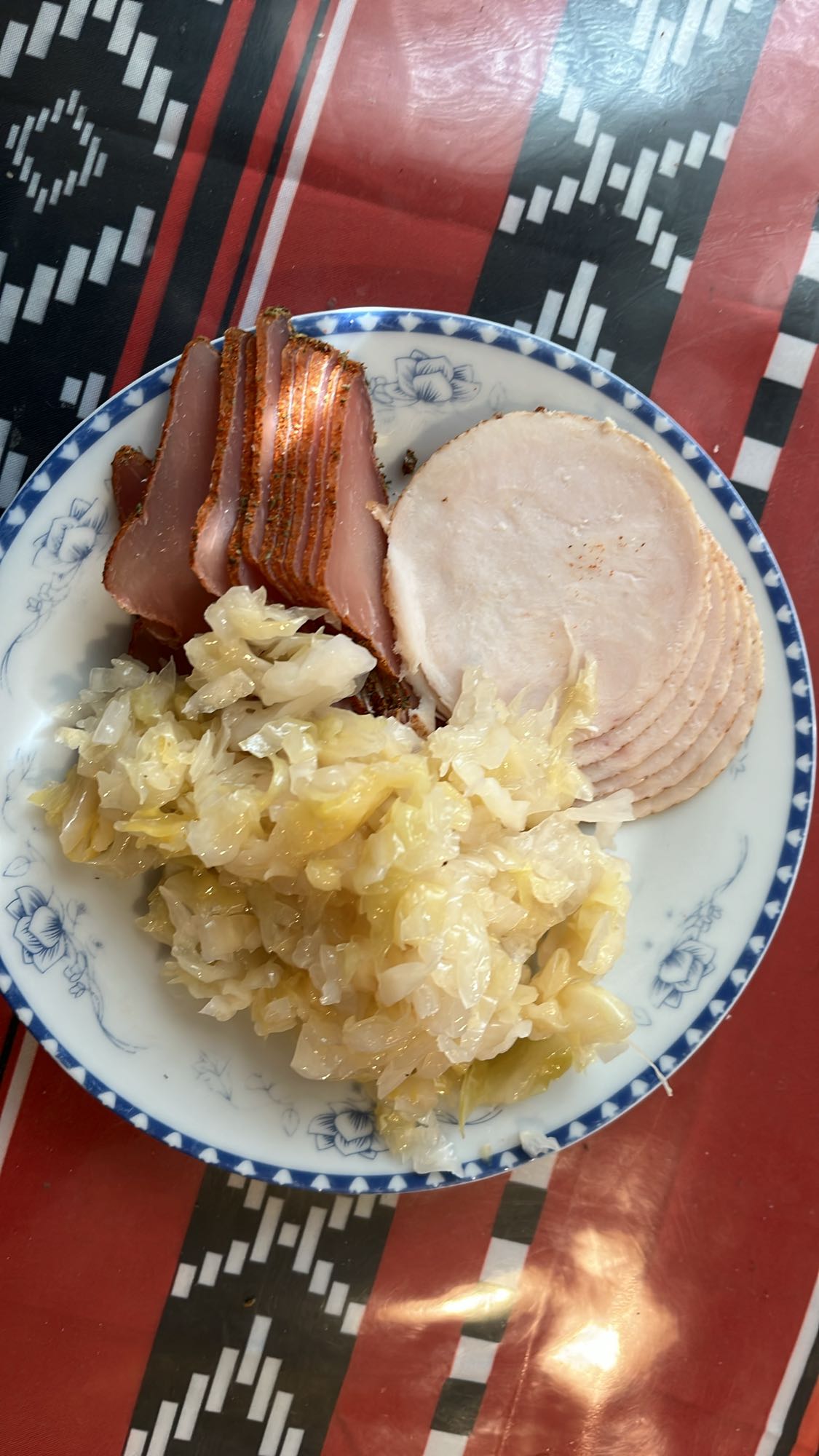 Пушено месо с кисело зеле