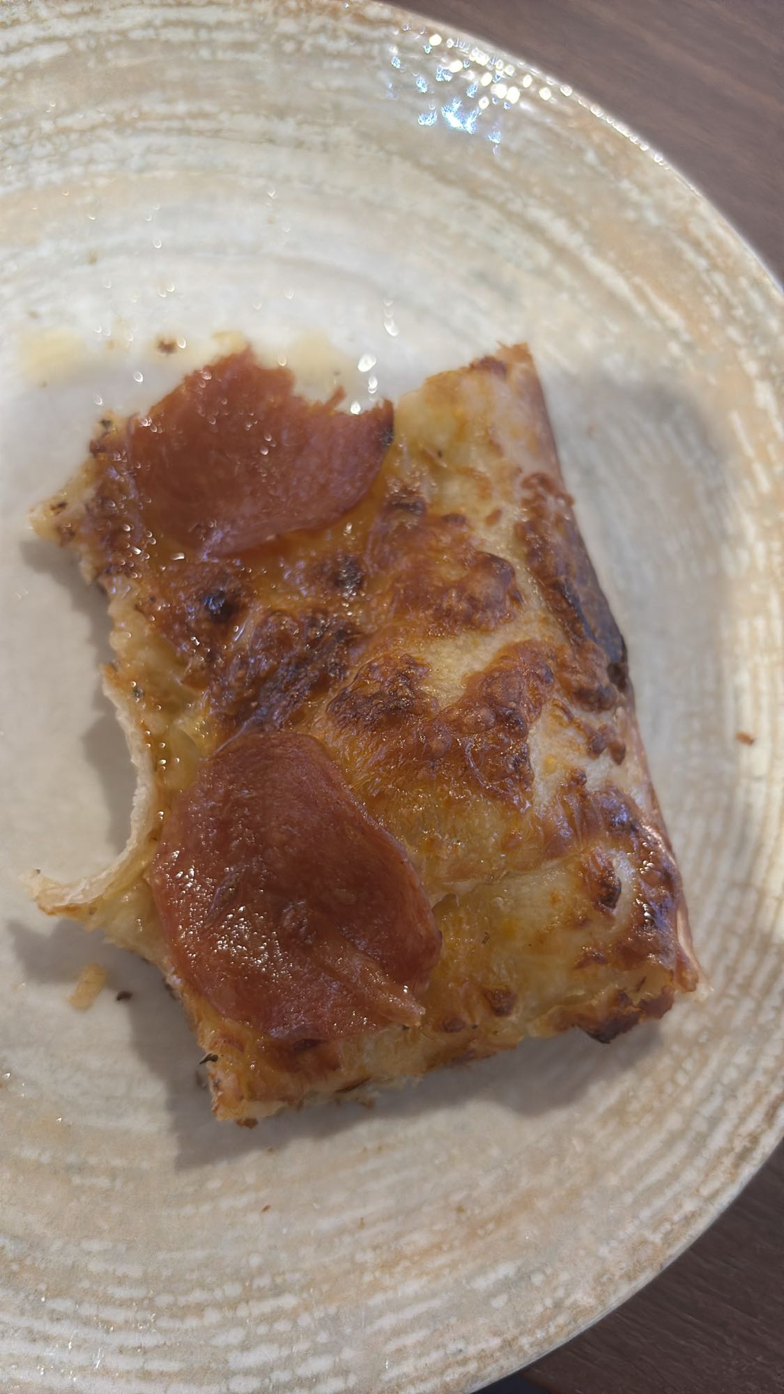 Pepperonipizza bit (stort stykke)