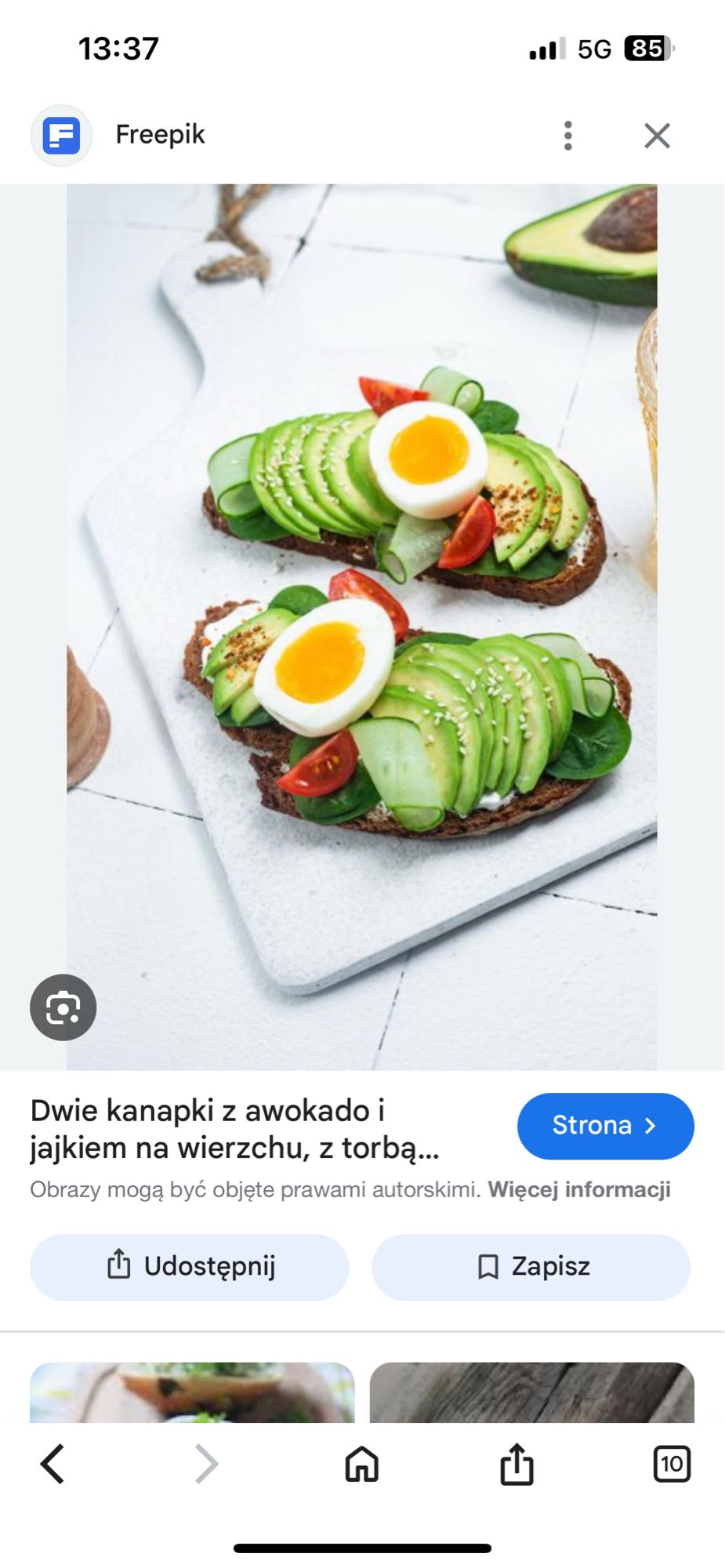 Kanapki z awokado i jajkiem