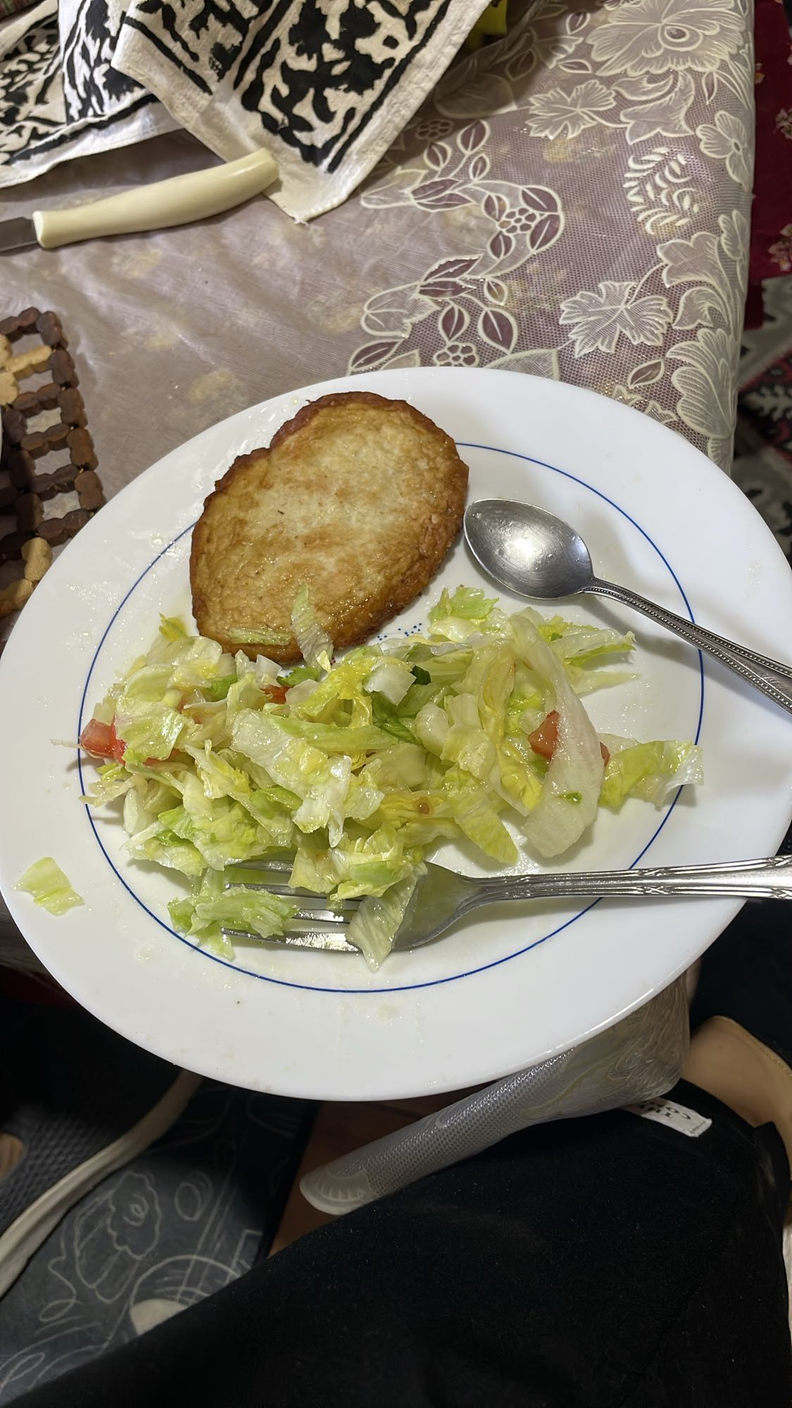 Chicken patty with salad