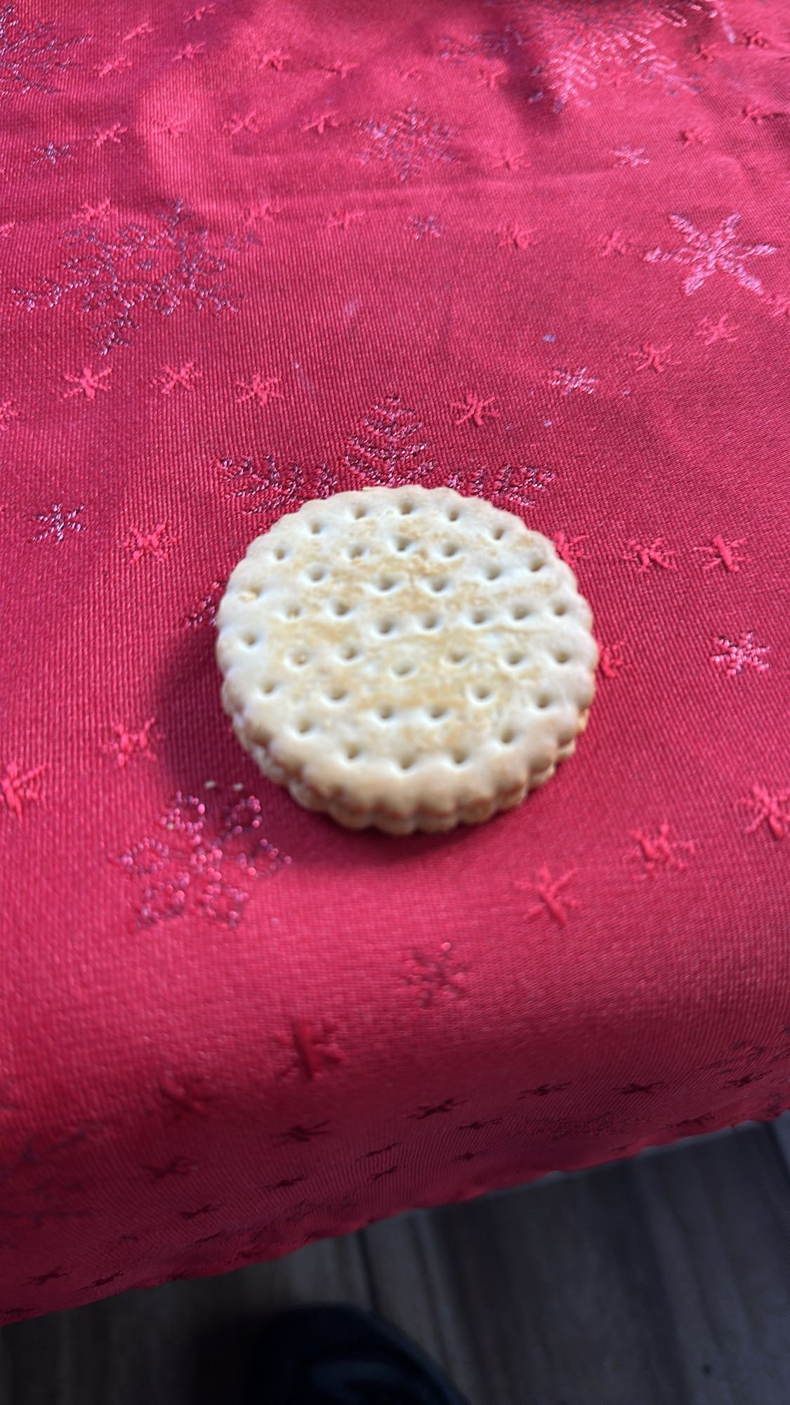 Plain sandwich biscuit
