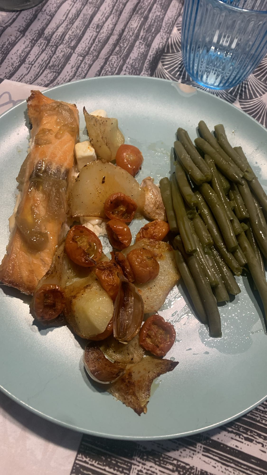 Salmón con verduras
