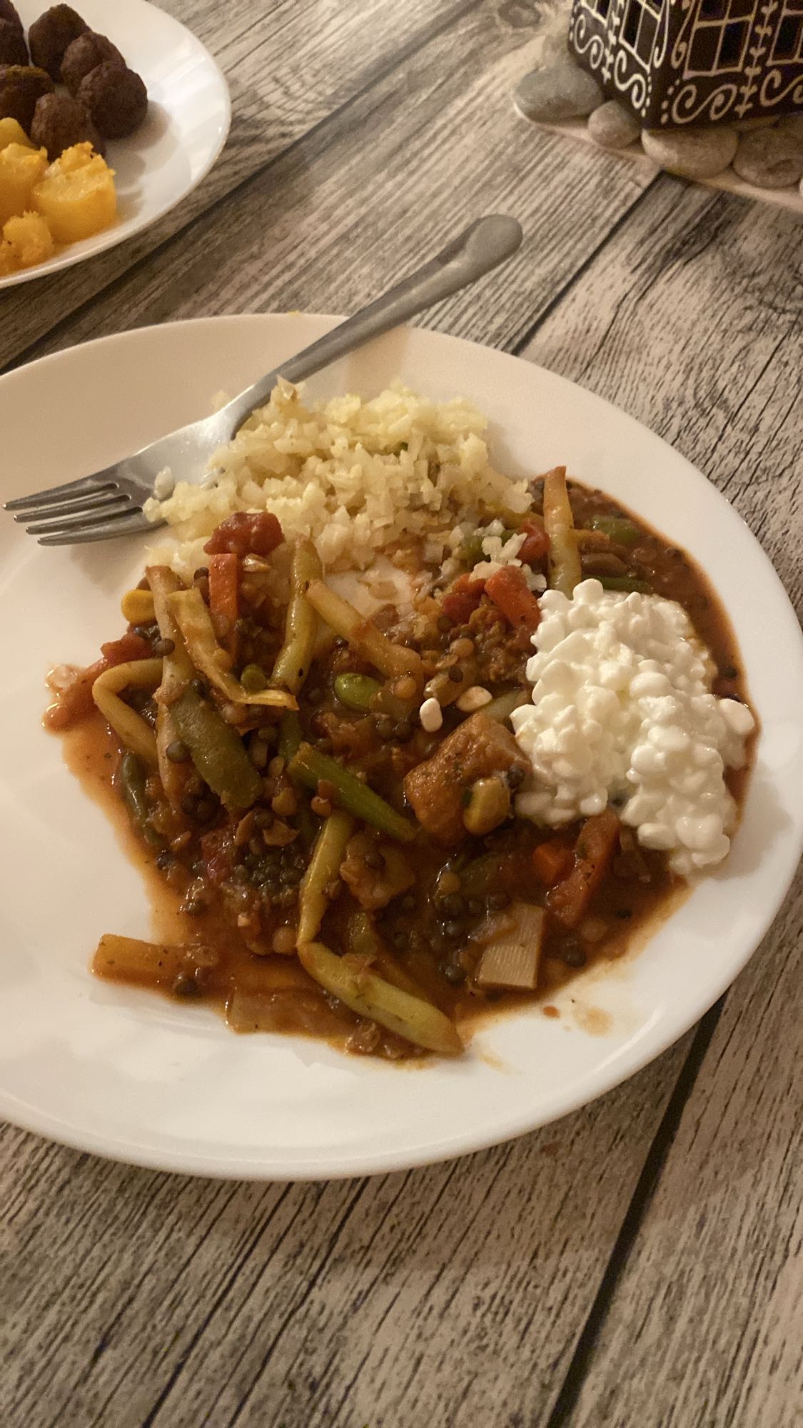 Grönsaksgryta med blomkålsris och superminikeso