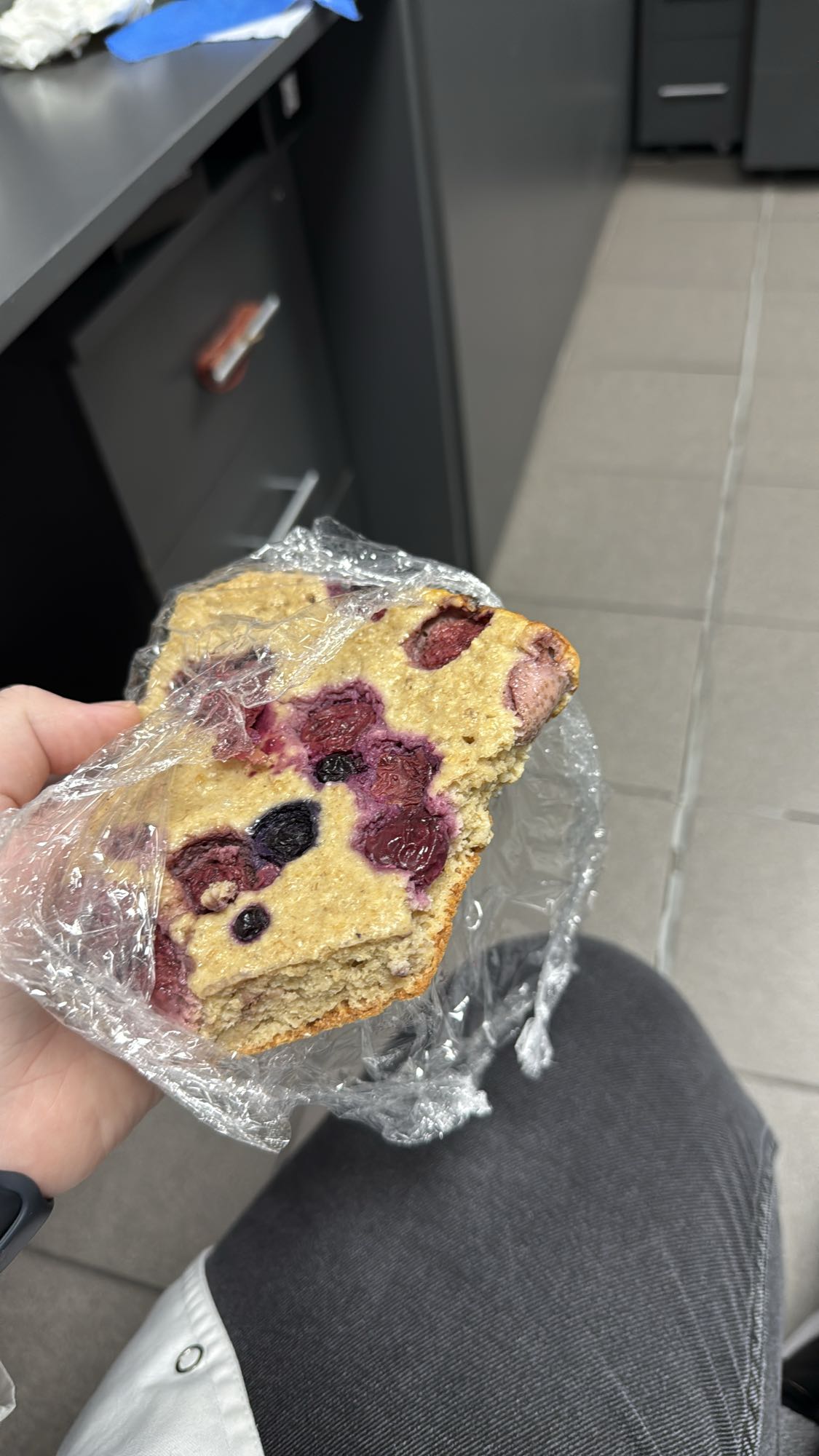 Prajitura cu fructe de padure