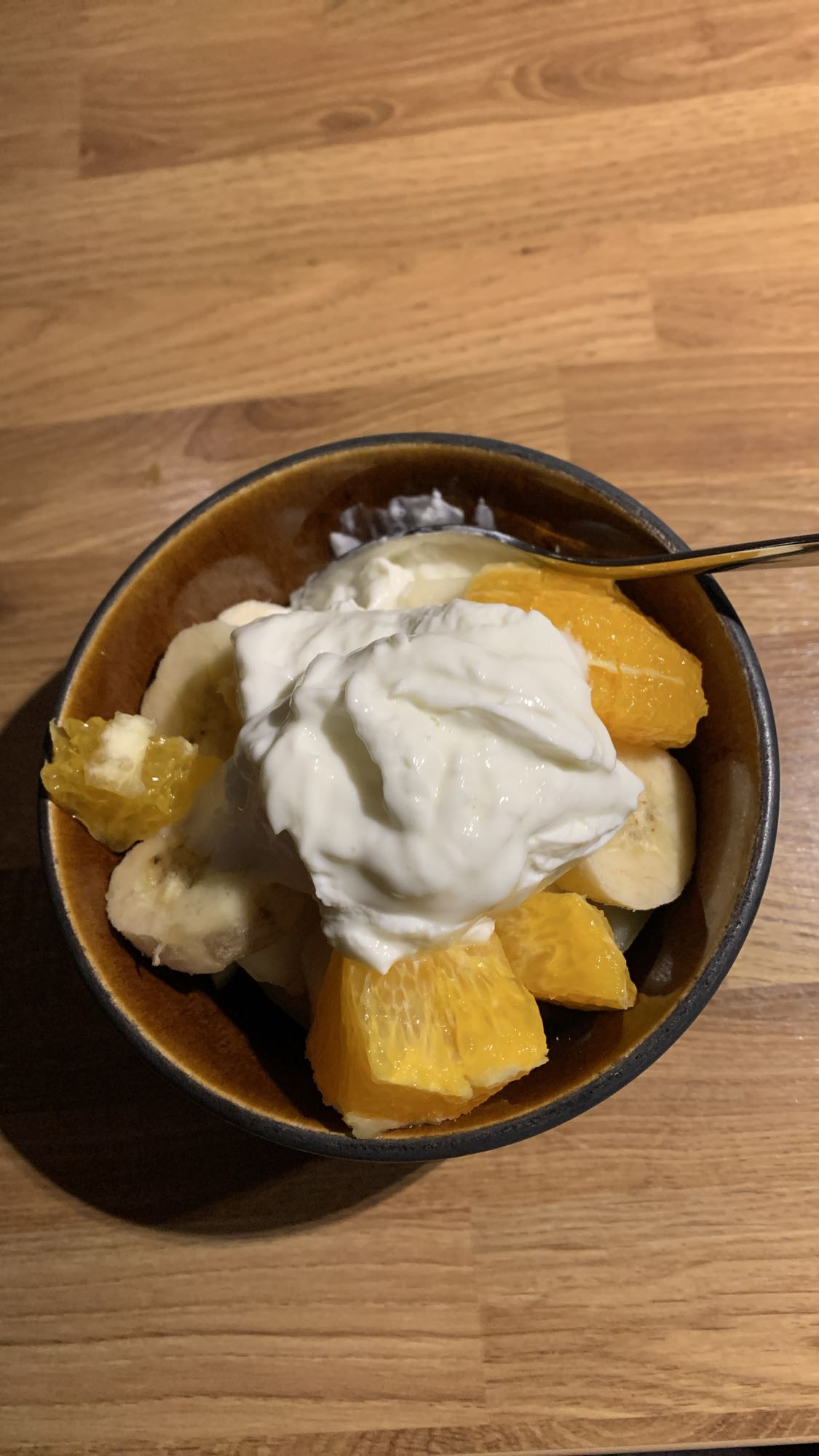 Fruktsallad med yoghurt