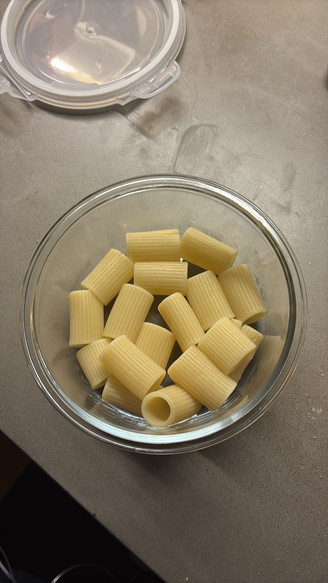 Kokt rigatoni pasta