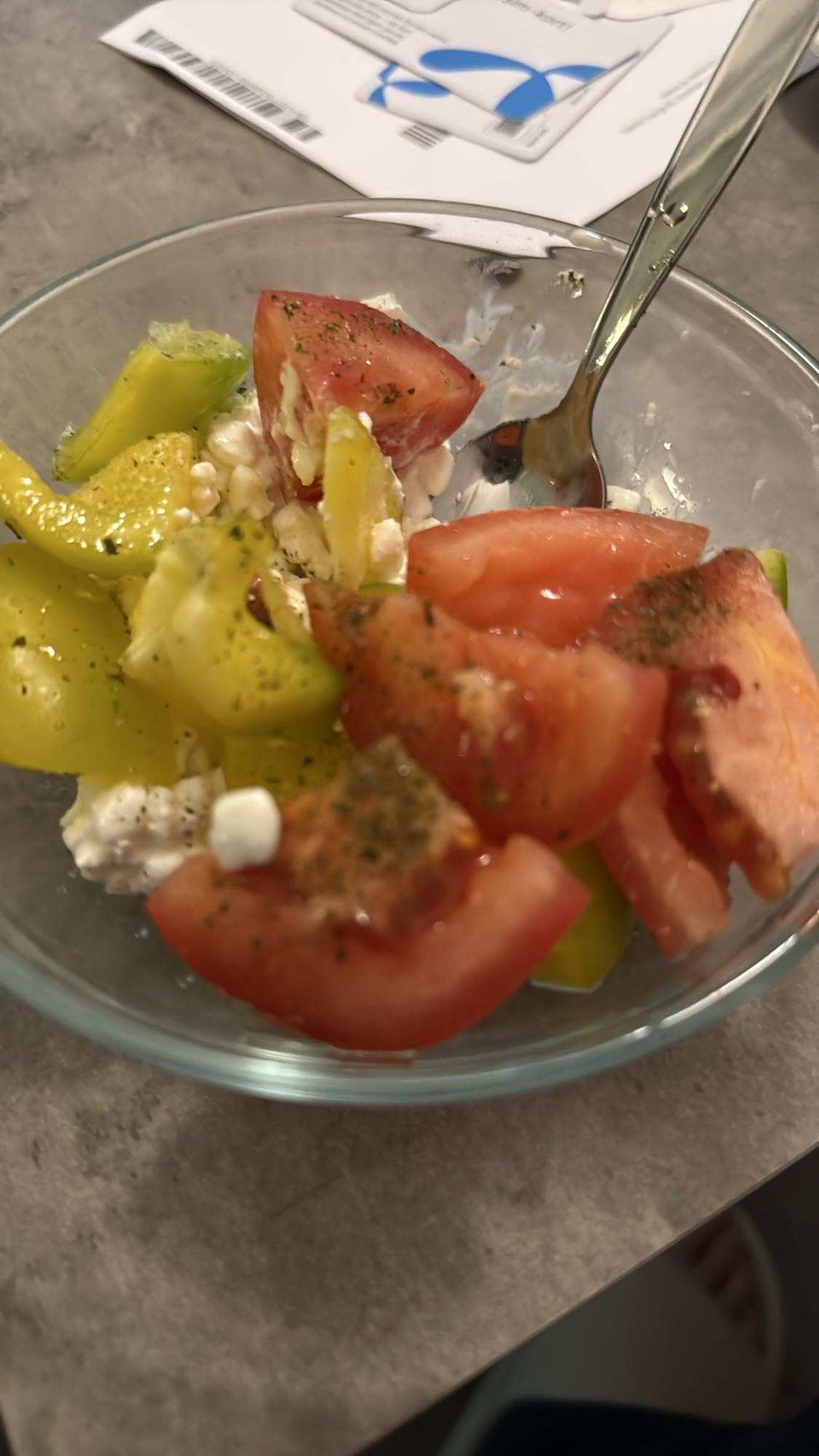 Tomat och paprika sallad