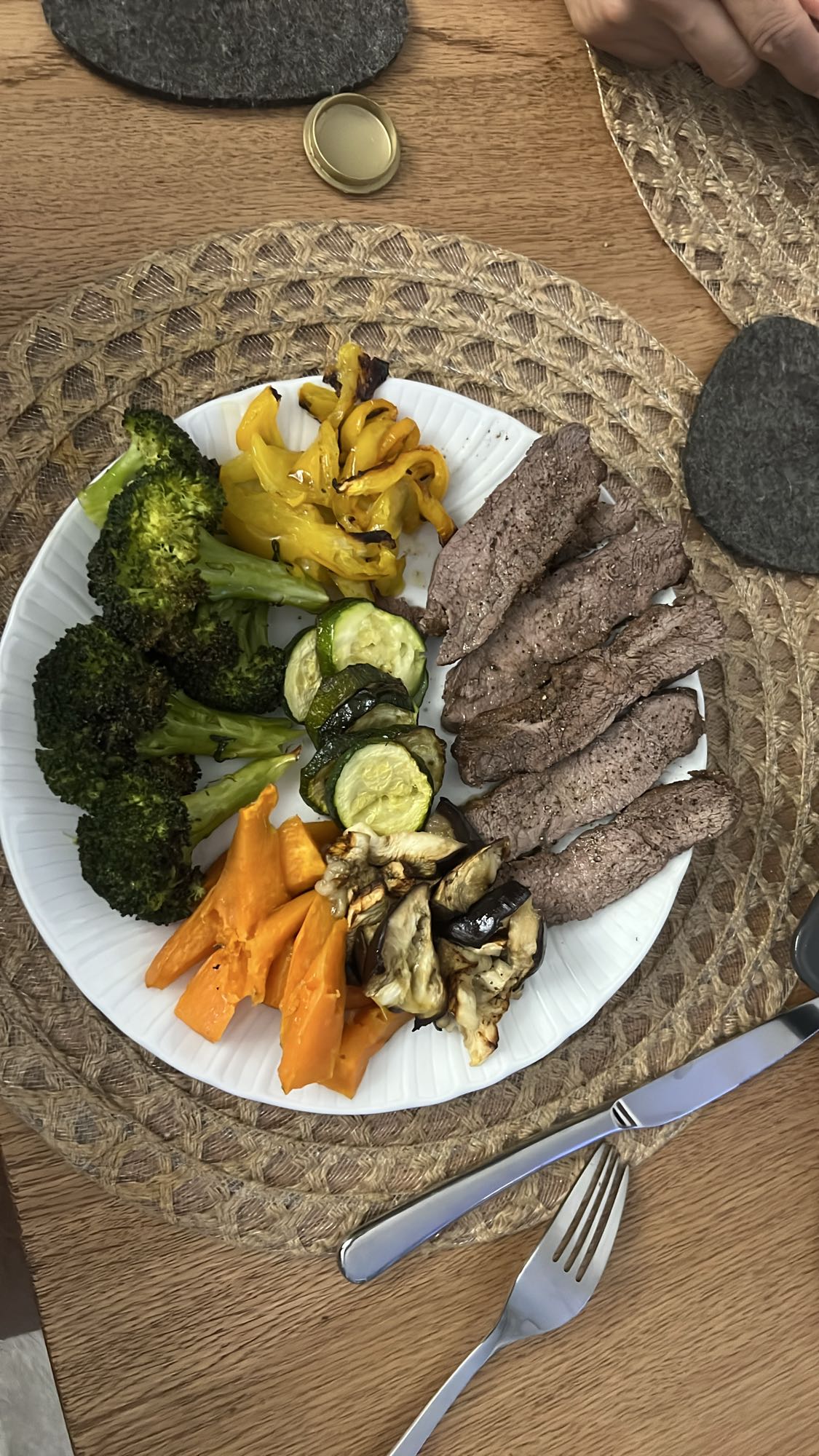 Grilled Beef & Veggie Plate